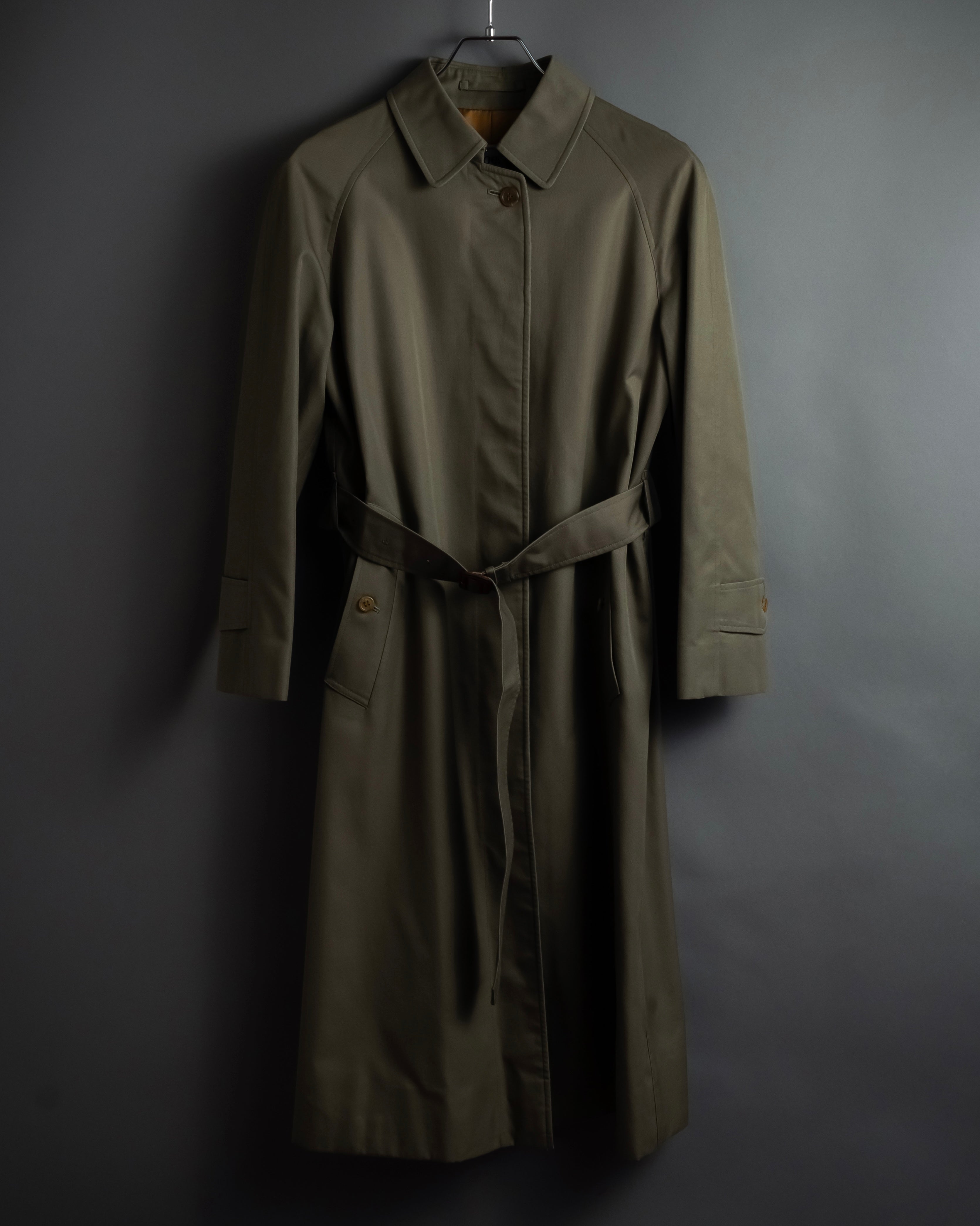 "BURBERRYS" Cape-attached design stand collar coat
