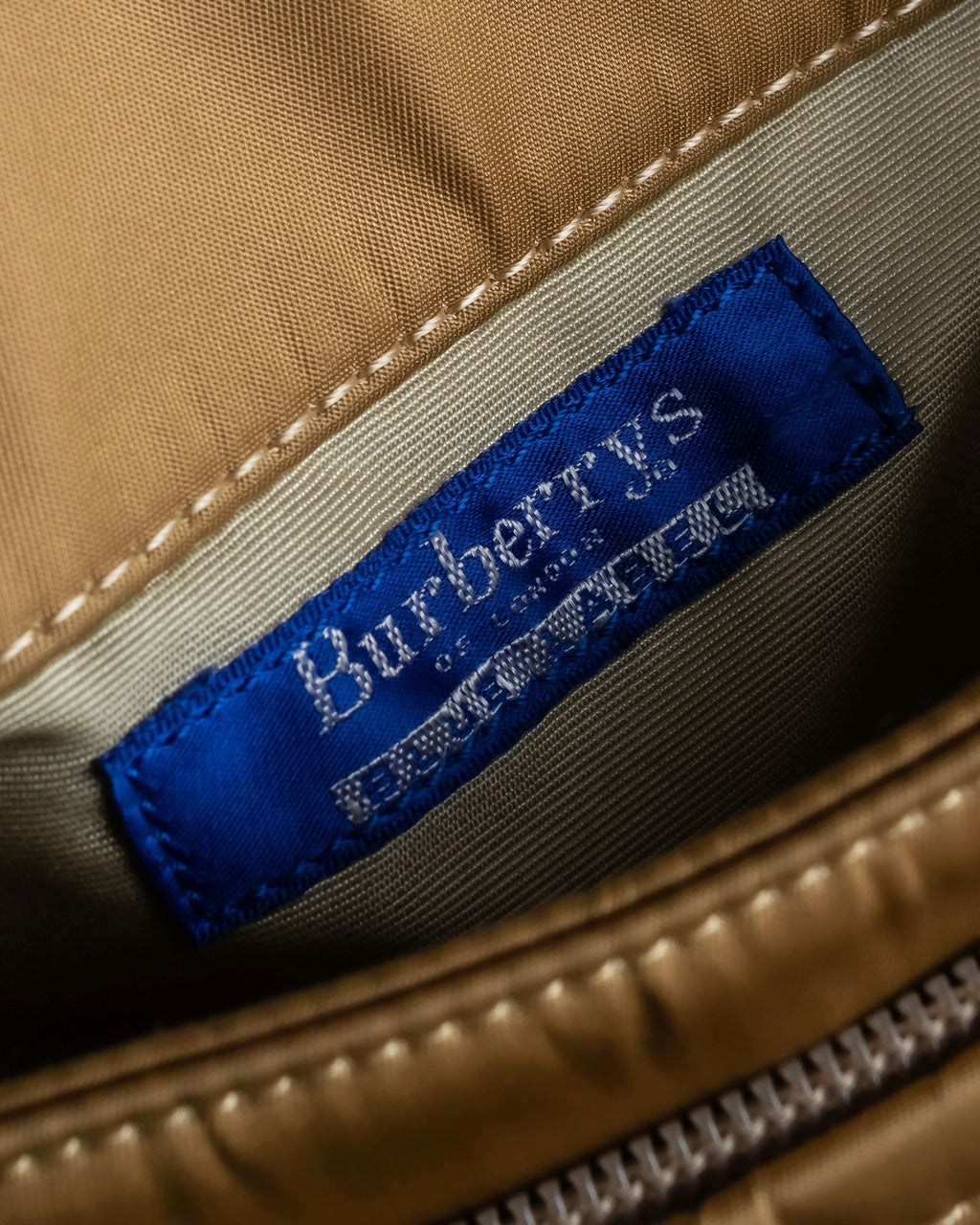 "BURBERRY Black Label" Fur＆nylon reversible design shoulder bag