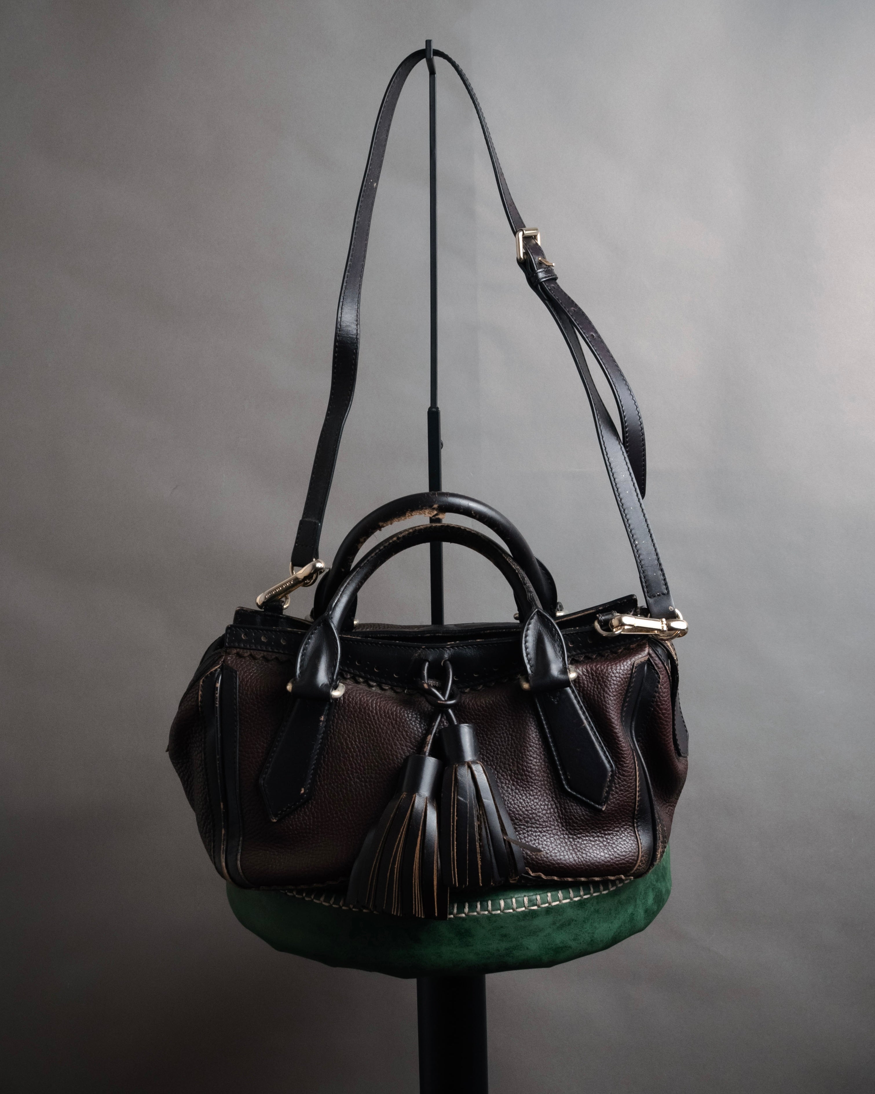 “BURBERRY” 2010’s Brogue tassel leather bag