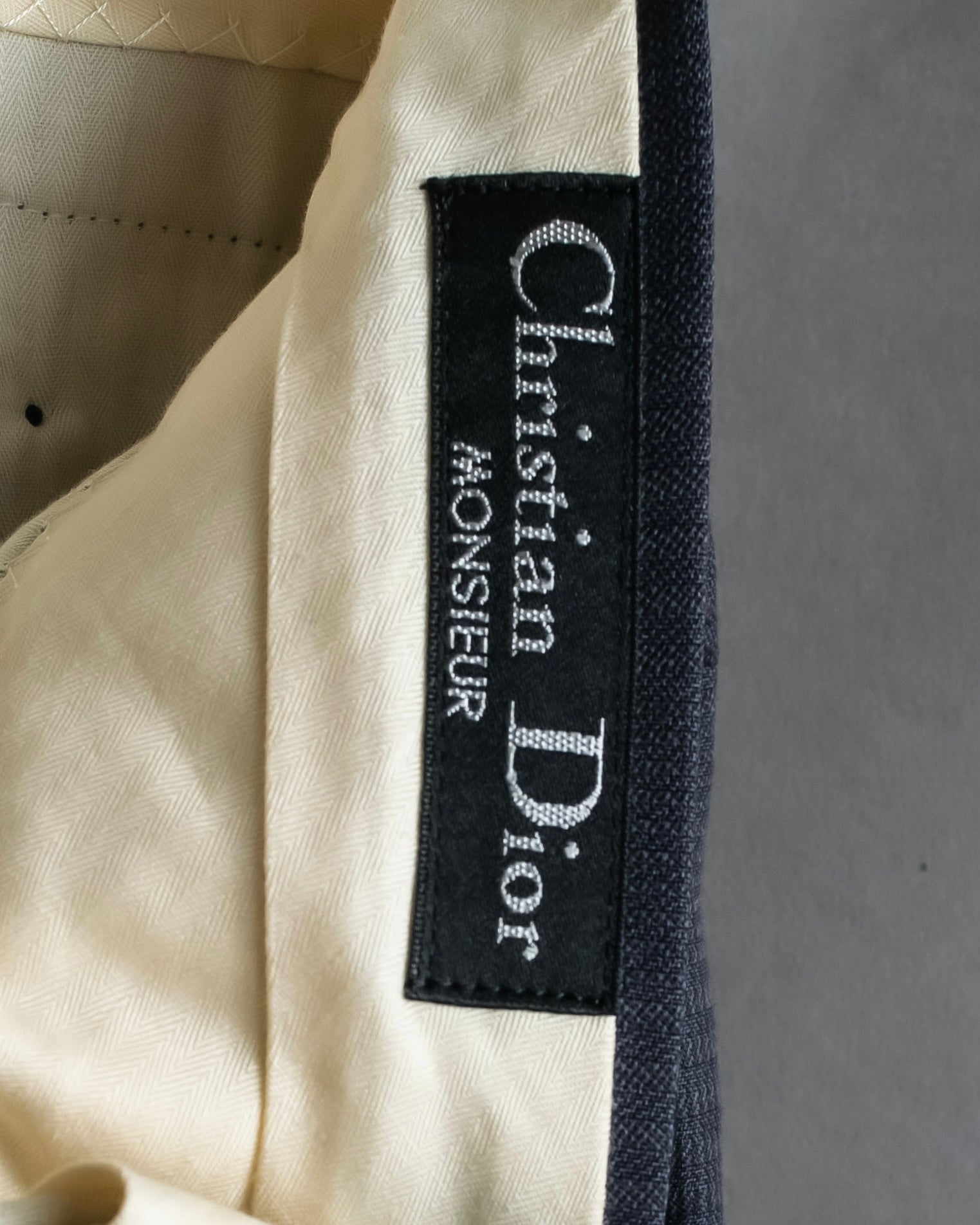 "CHRISTIAN DIOR MONSIEUR"
Shadow check pattern structured set up