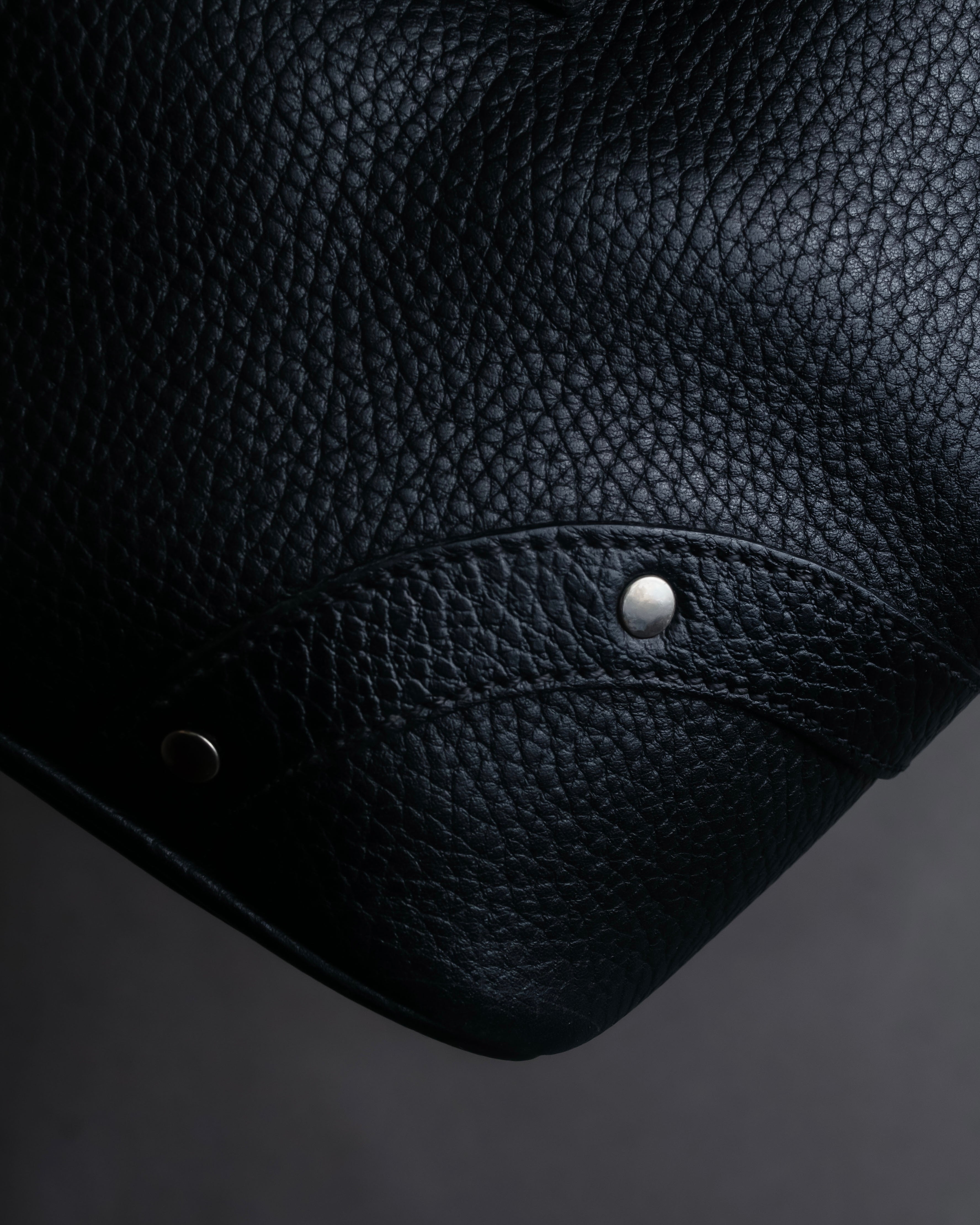 "BURBERRY" Silver stud design grained leather one-handle bag