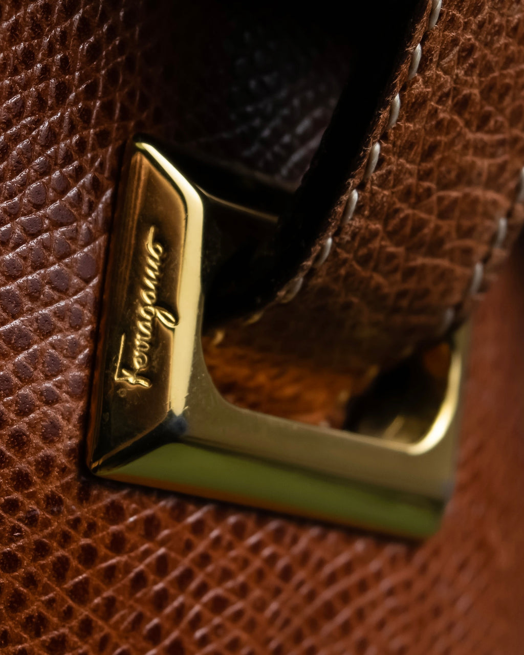 "Salvatore Ferragamo" Gold metal parts brown leather shoulder bag