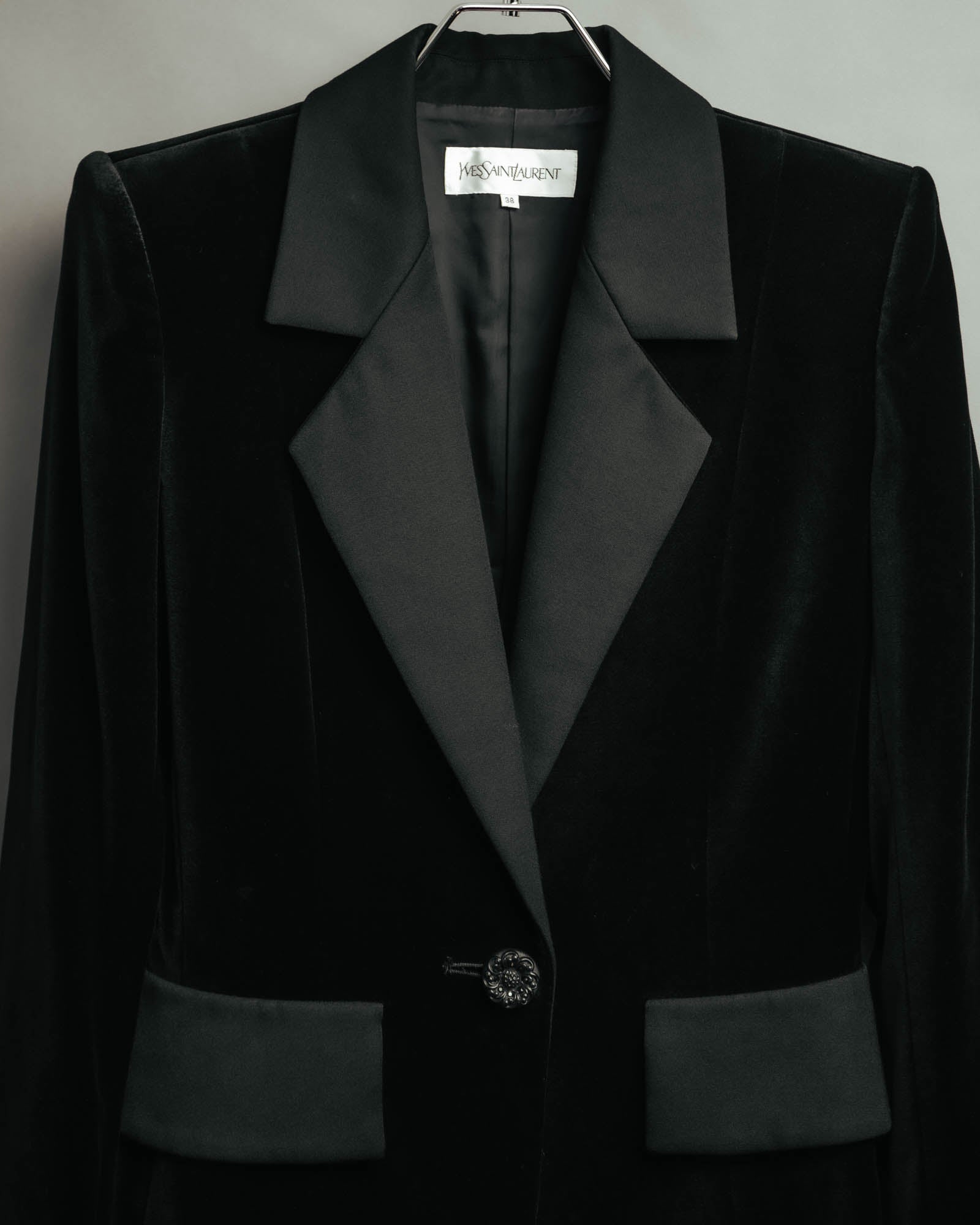 –SPECIAL– “Yves Saint Laurent” 90’s-00’s Velvet tuxedo tailored jacket