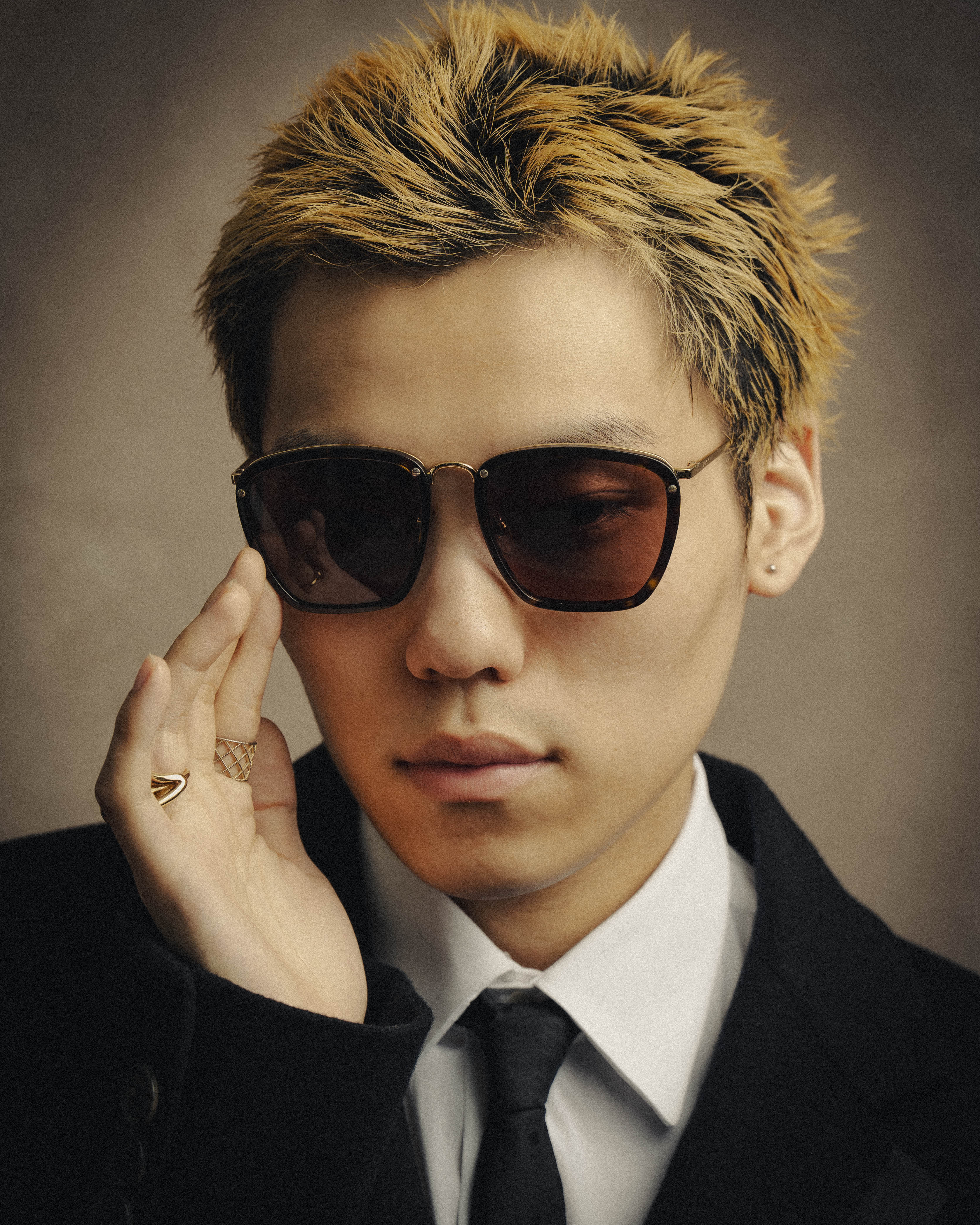 -SPECIAL- “GUCCI” 2010’s Oversized titanium and acetate sunglasses