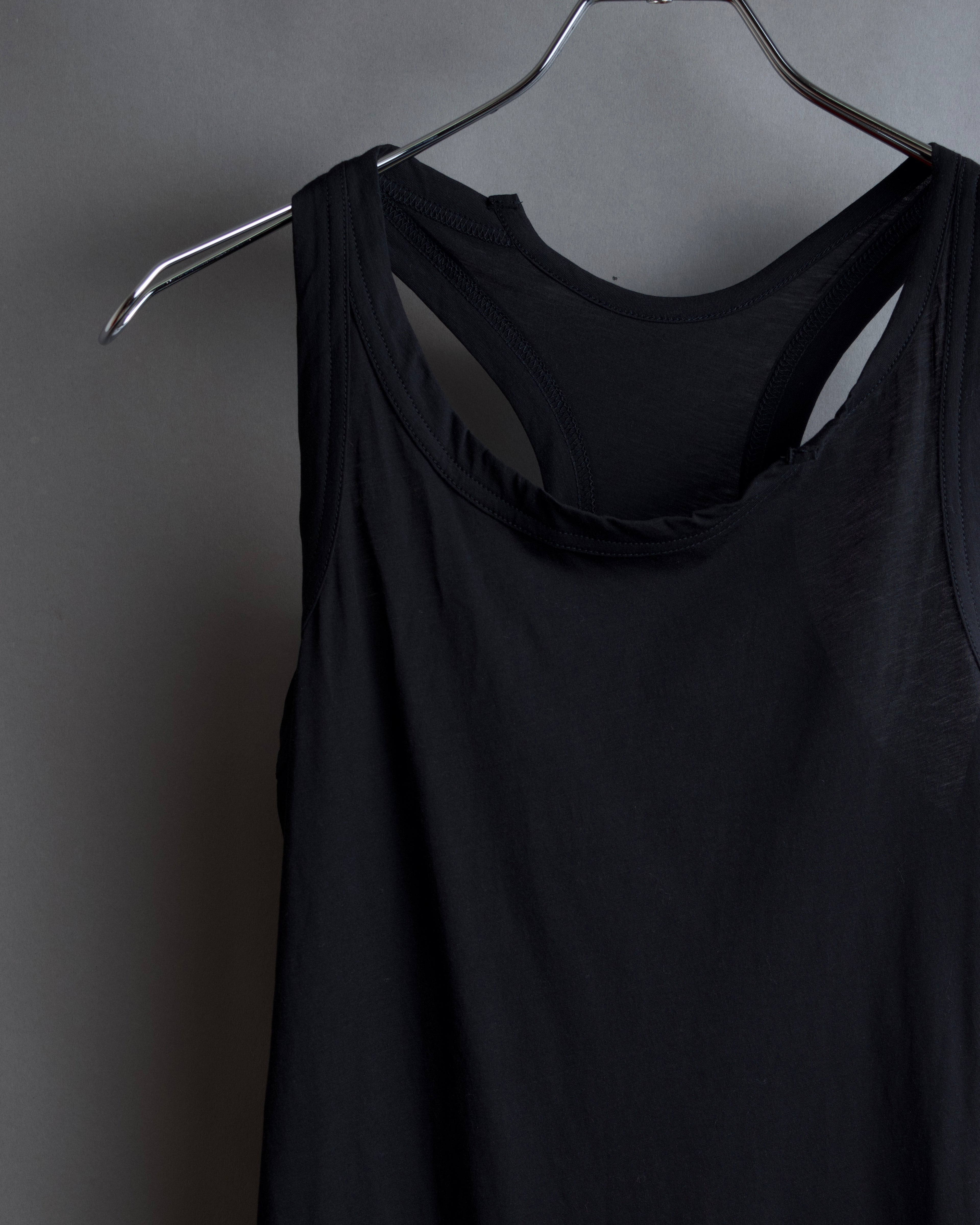 "YOHJI YAMAMOTO FEMME" 13SS
Shoulder cutting sleeveless pullover