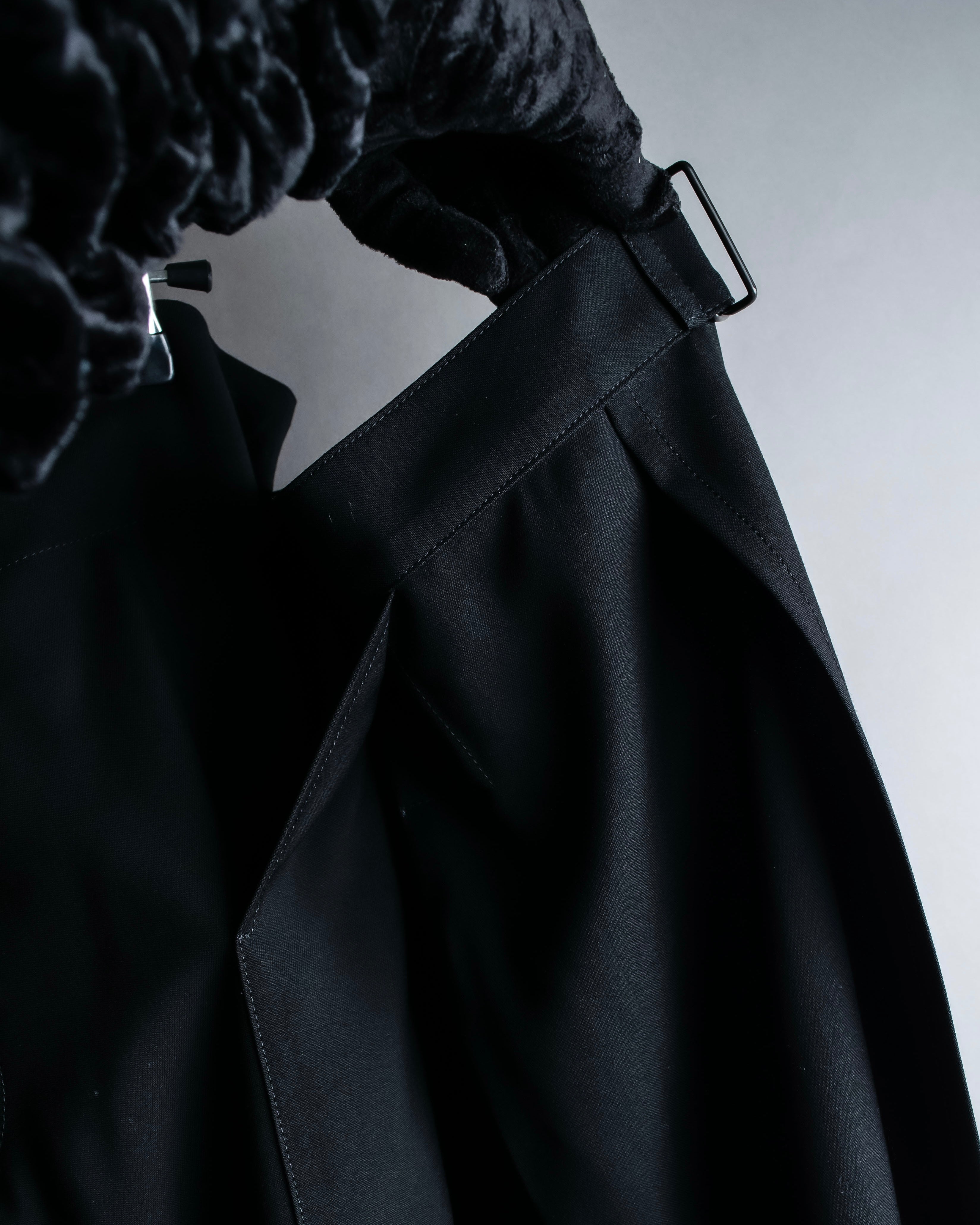 "YOHJI YAMAMOTO +NOIR" Asymmetrical slit sarouel slacks