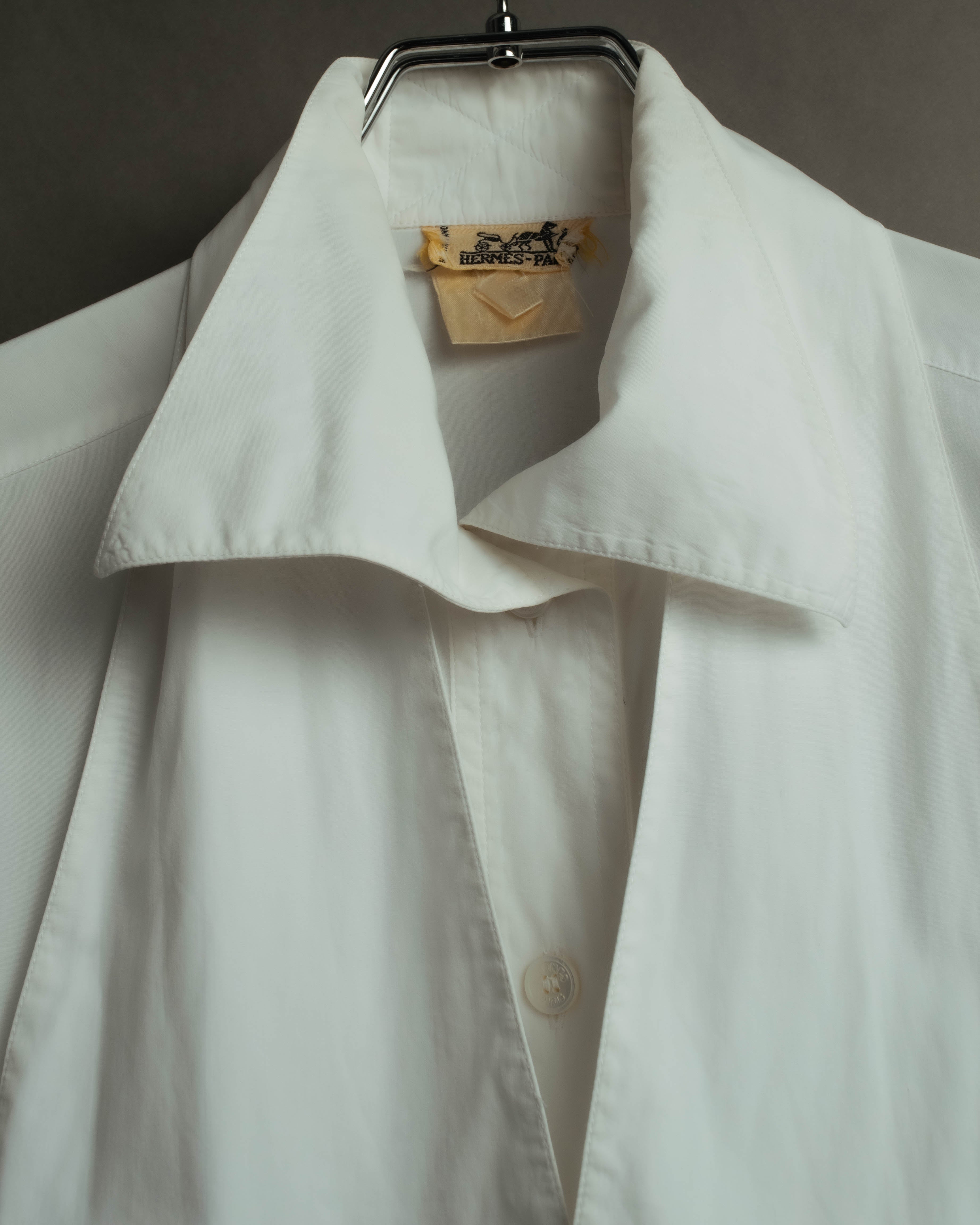 "Hermès" 70's-80's Elegant scarf collar shirt