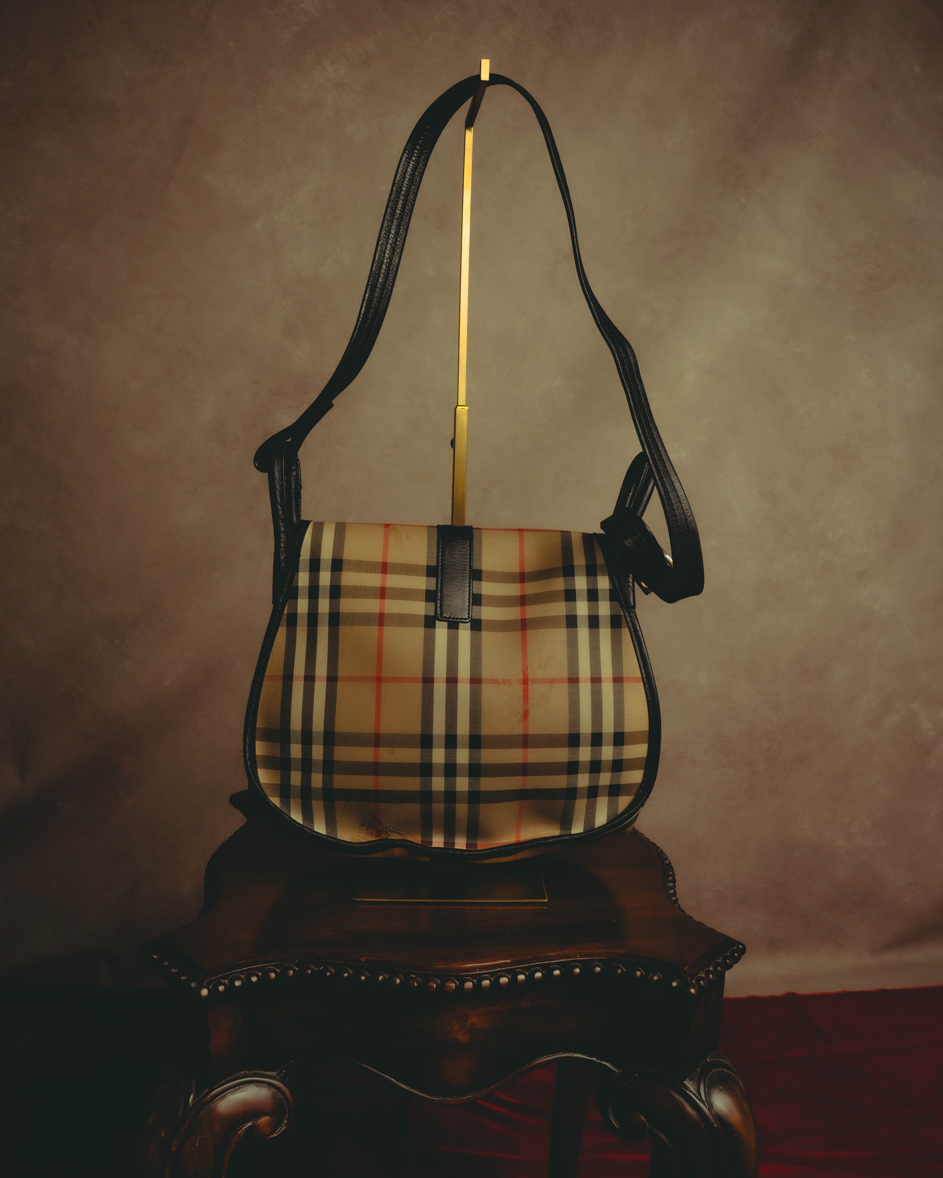 “Burberrys” 80’s-90’s Shadow horse check saddle shoulder bag