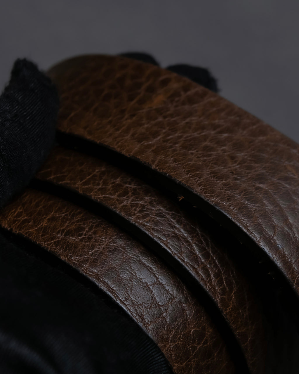 "GUCCI" Large buckle grained leather belt