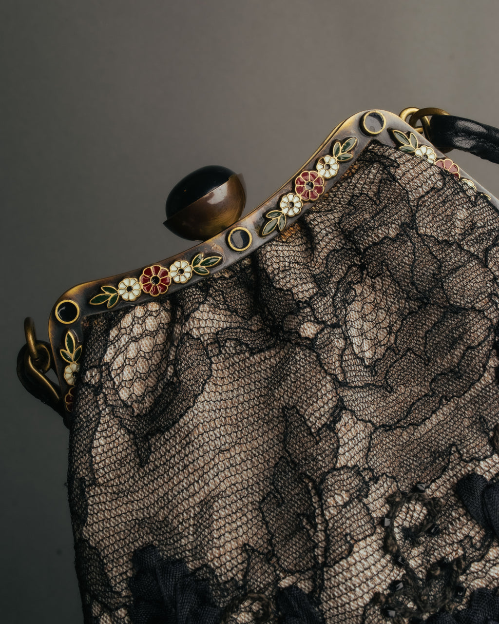 -SPECIAL- “VALENTINO GARAVANI” 2014-2016 lace embellished fringe frame bag