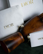 -MOOD Christmas Collection-
"Dior" Maria Grazia Chiuri design pearl motif carving gold bangle