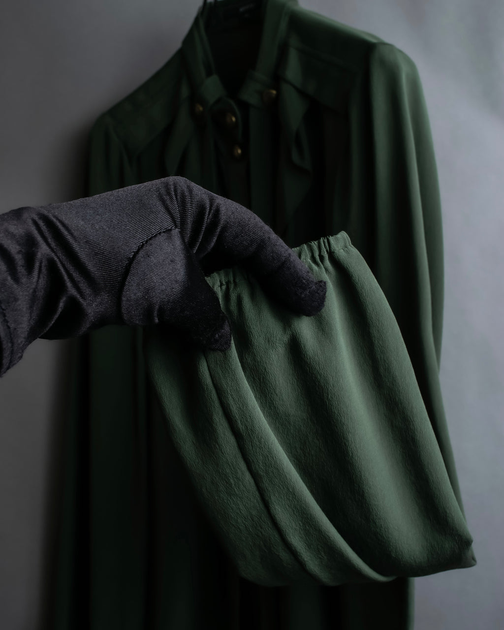 "GUCCI" Tab design bowtie blouse