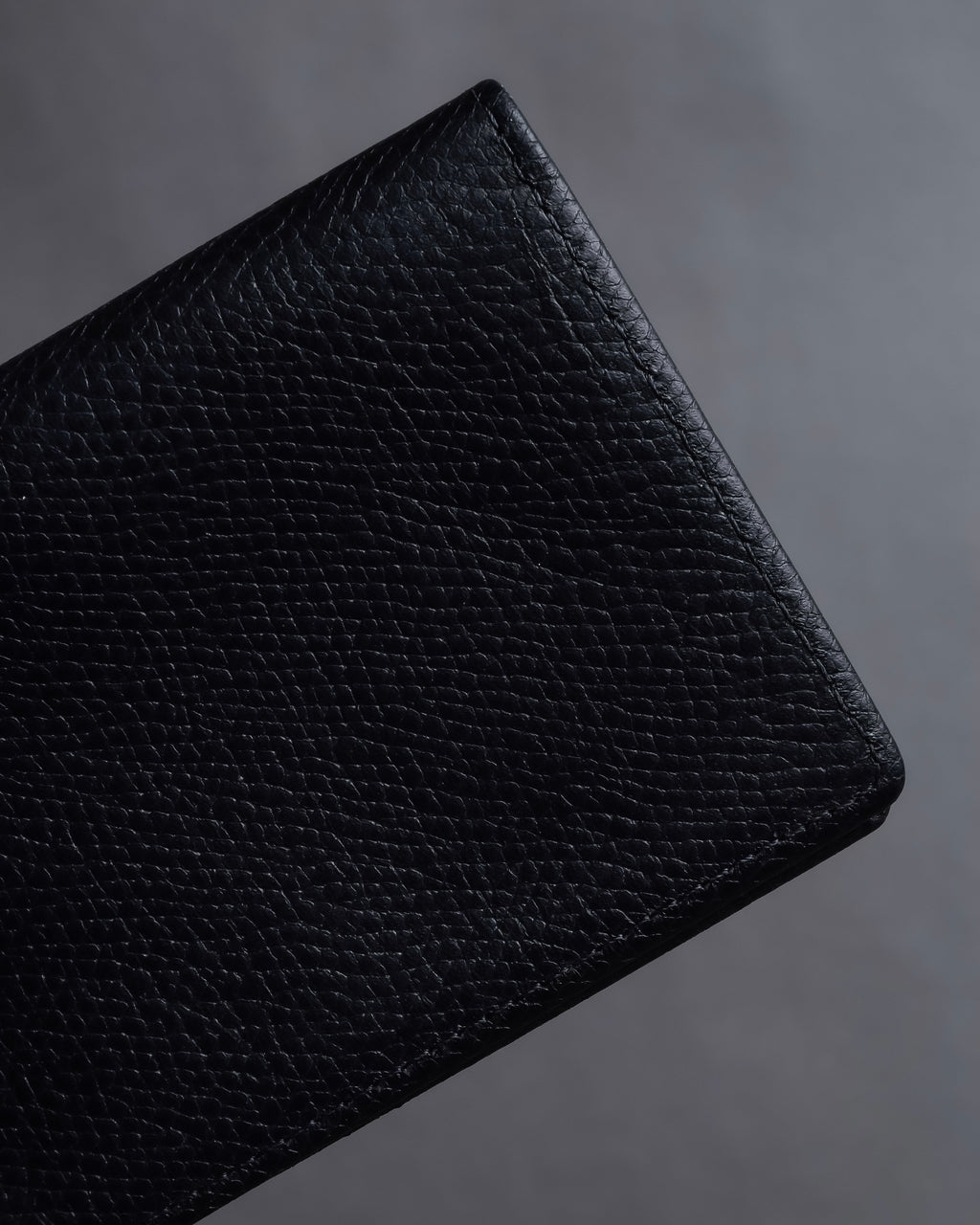 "Tiffany&Co" Logo engraved grained leather card holder