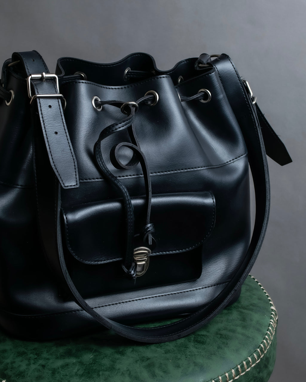 "COMME des GARCONS" Drawcord strings design PVC leather bag