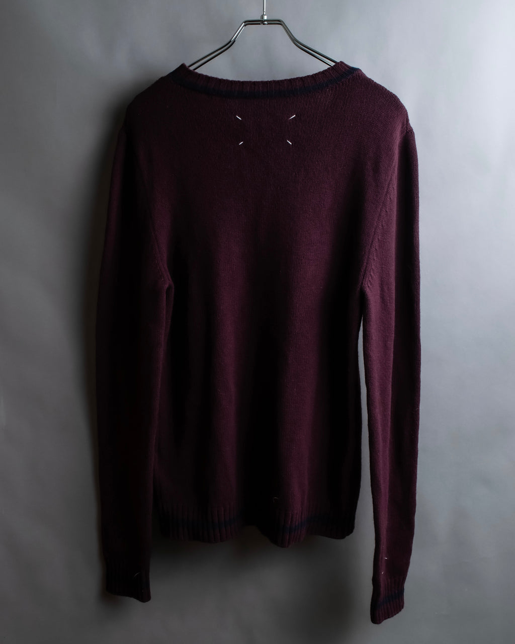 "MAISON MARGIELA"
20AW burgundy color V-neck knit