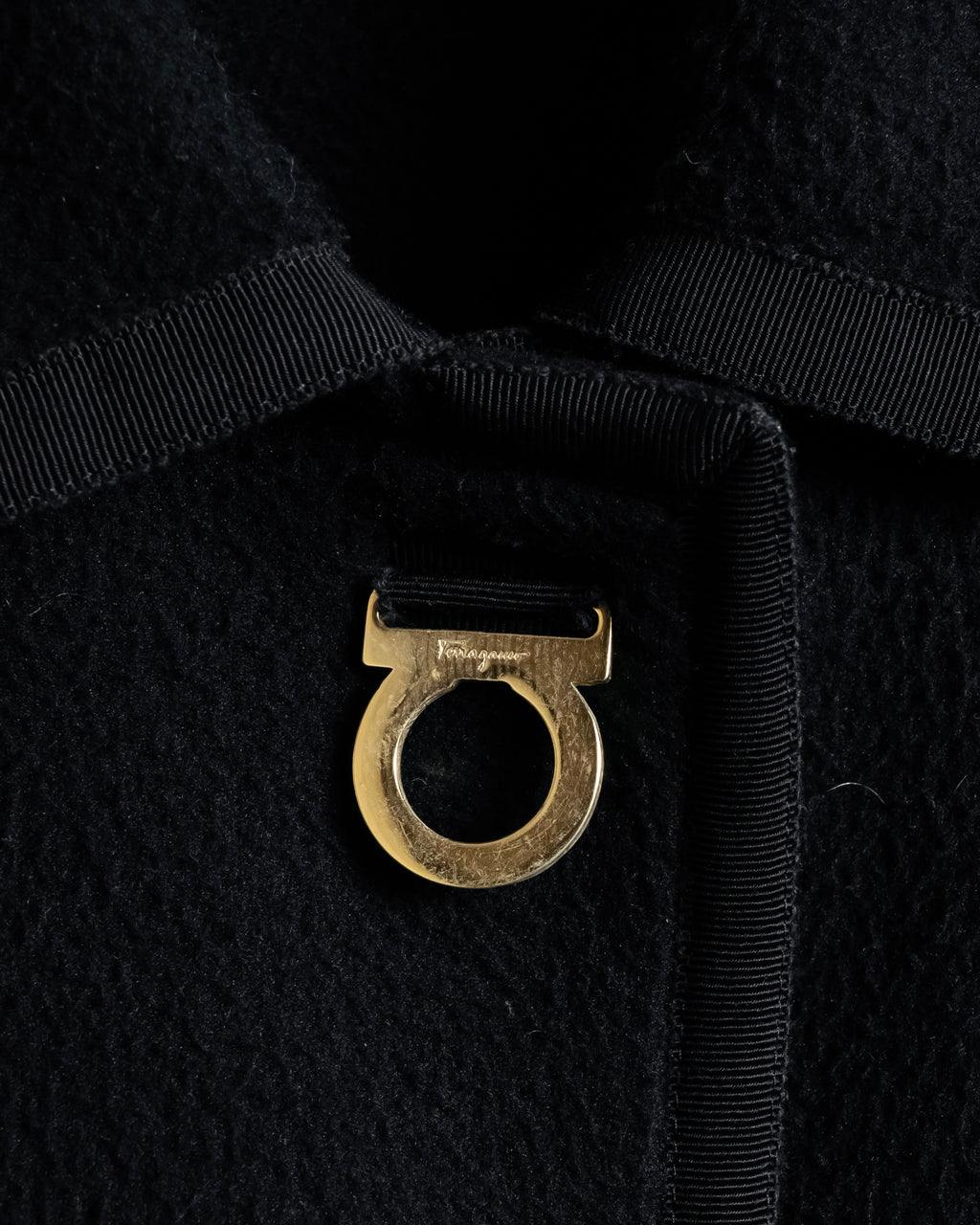 "Salvatore Ferragamo" 90's-00's Gancini motif design box silhouette jacket