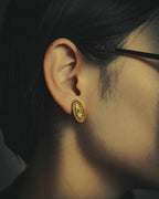 -SPECIAL- "CHANEL" 70's-80's Sculptural oval clip-on earrings