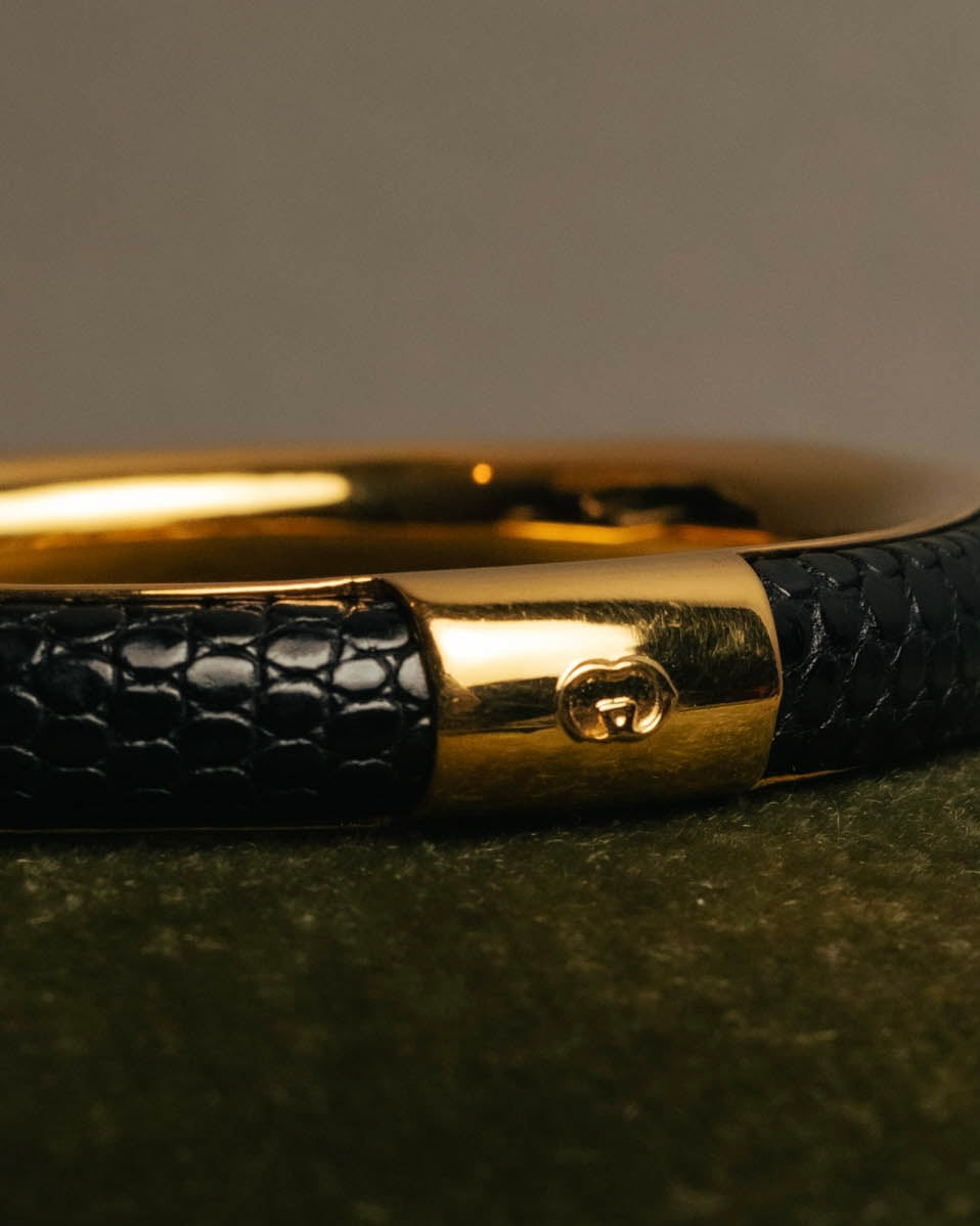 “GUCCI” 00's Python embossed hinged bangle