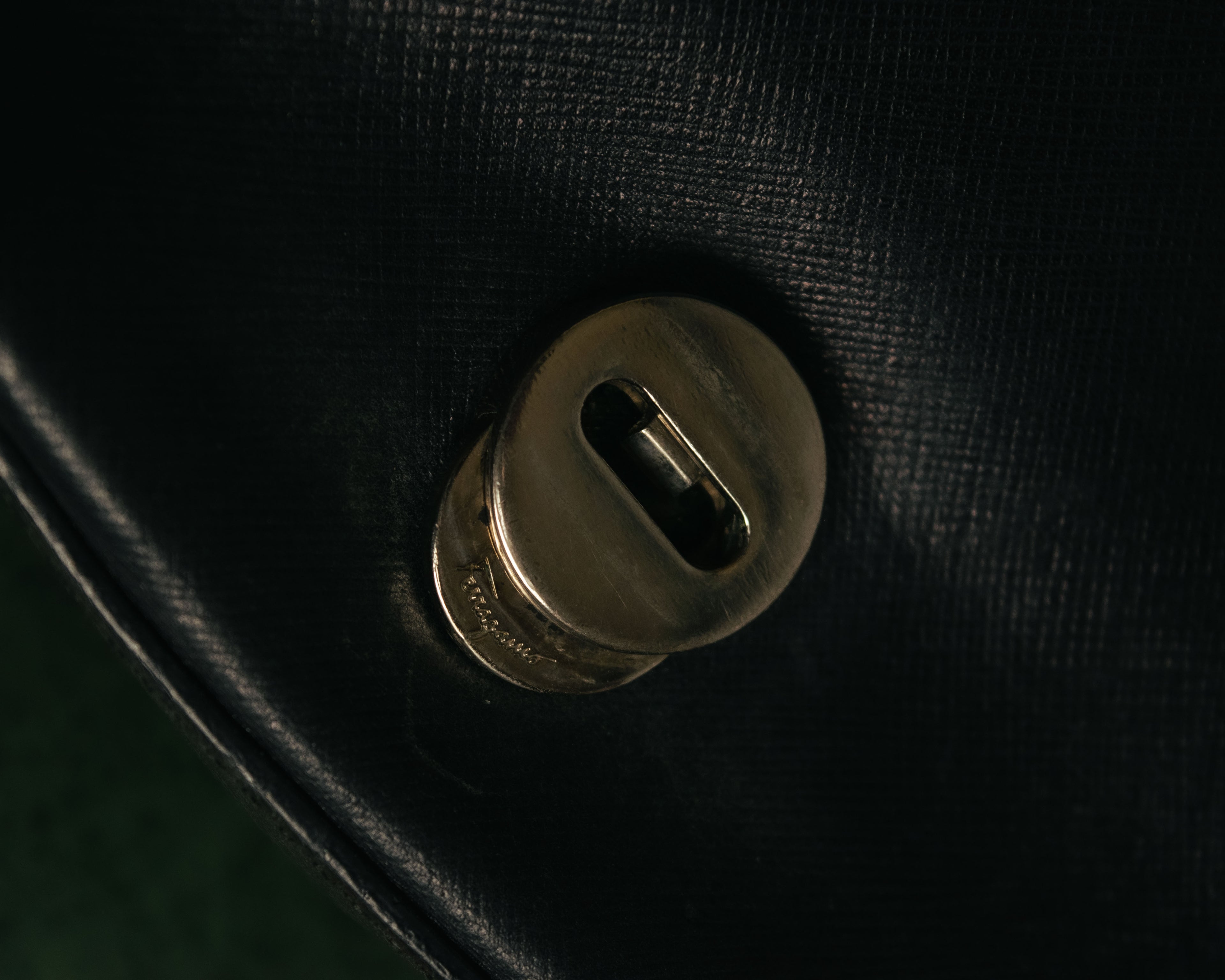 “Salvatore Ferragamo” 2010’s Gancini leather shoulder bag