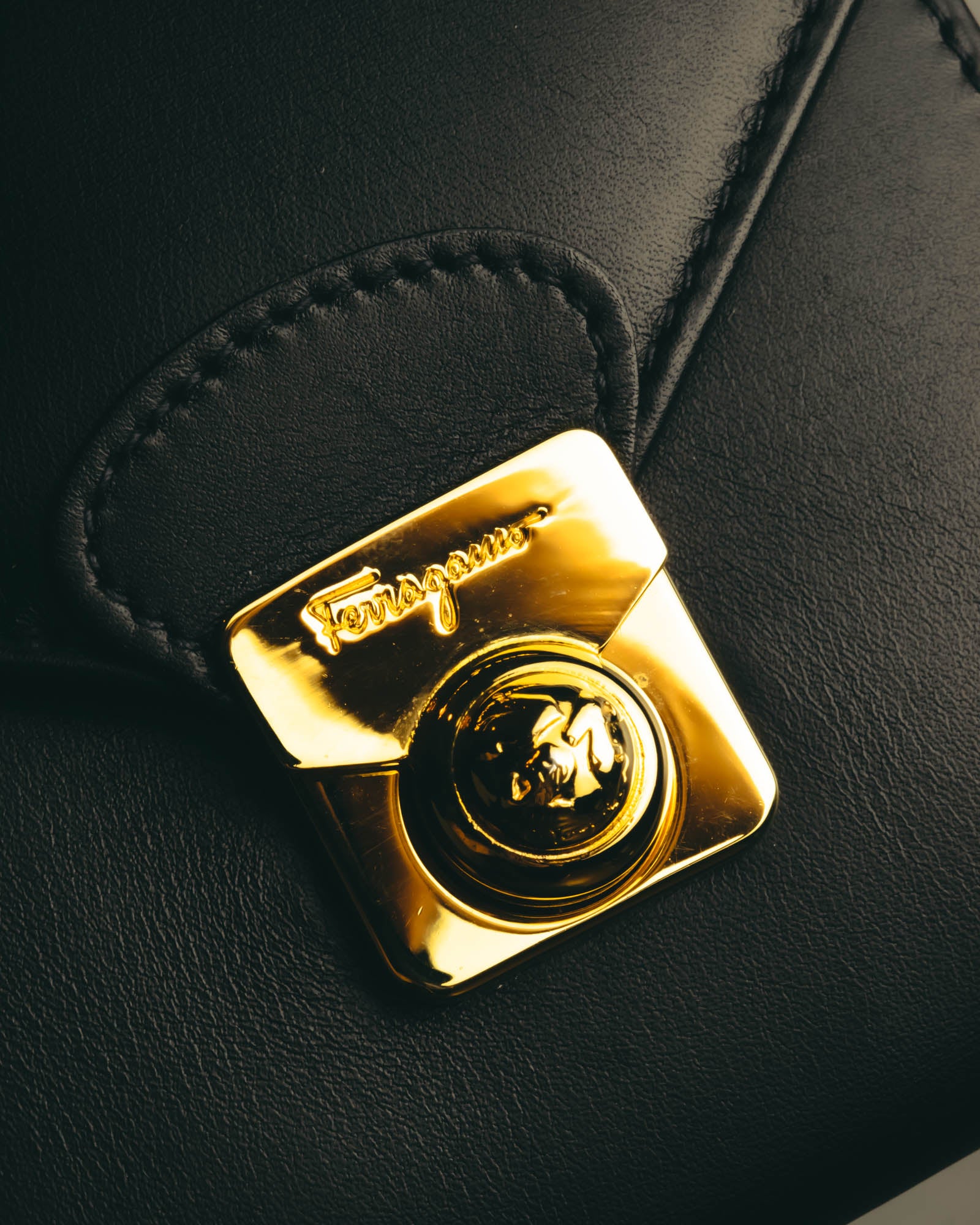 "Salvatore Ferragamo" 80's-90's Classic calf leather wallet
