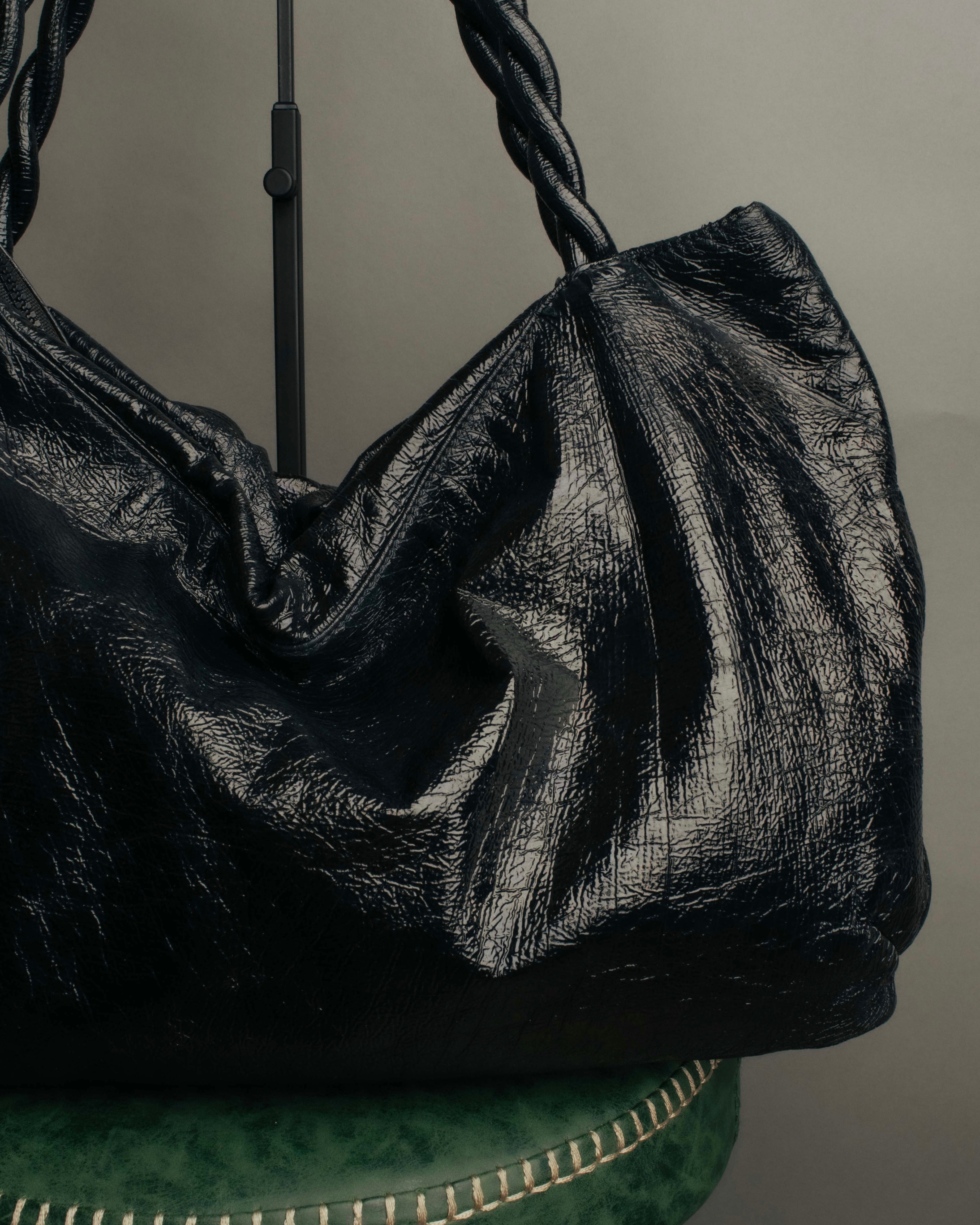 "Salvatore Ferragamo" 00's Vintage crushed patent leather braided handle hobo bag
