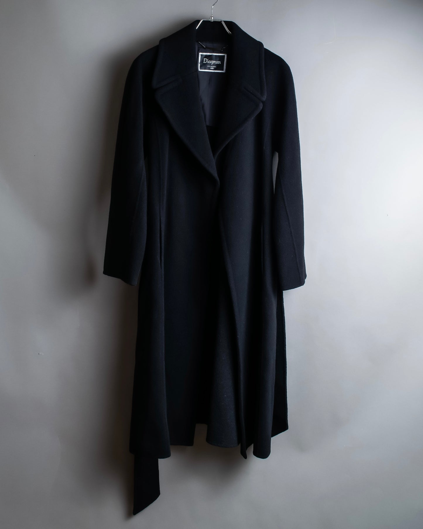 "Vintage large lapel design belted long gown coat"