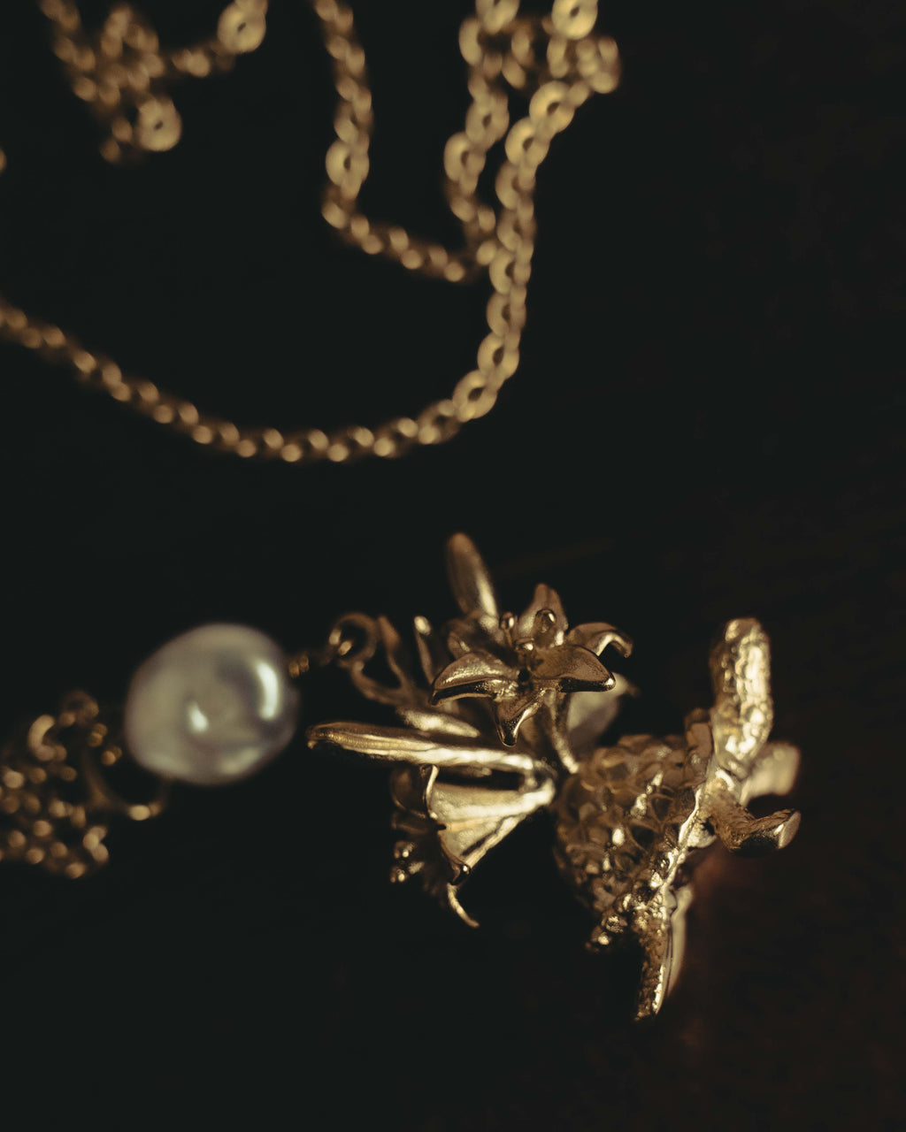 "DIOR" 20's Sculptural turtle long pendant necklace