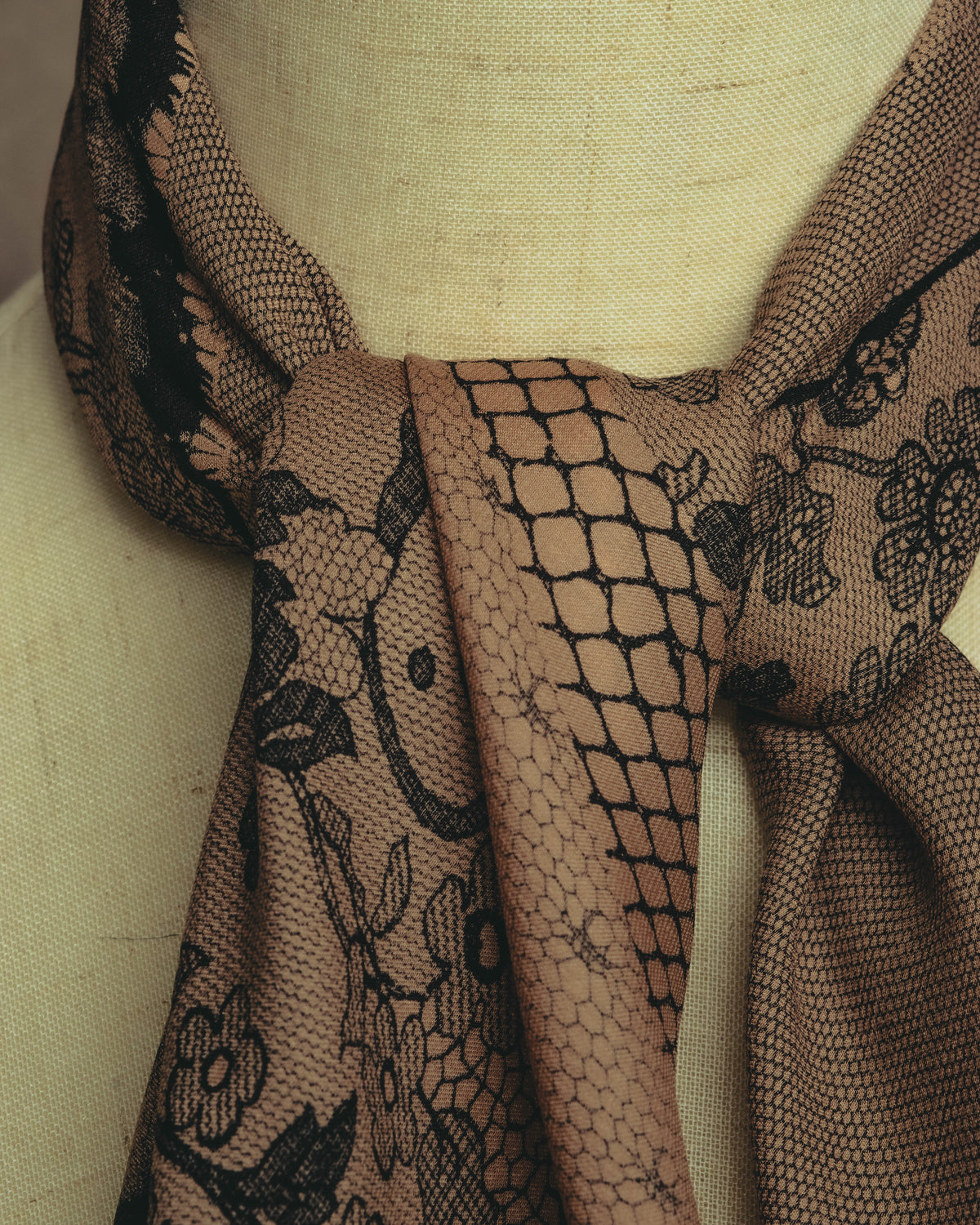 –SPECIAL– “Christian Dior” 00’s Trompe l’oeil lace corset print silk scarf