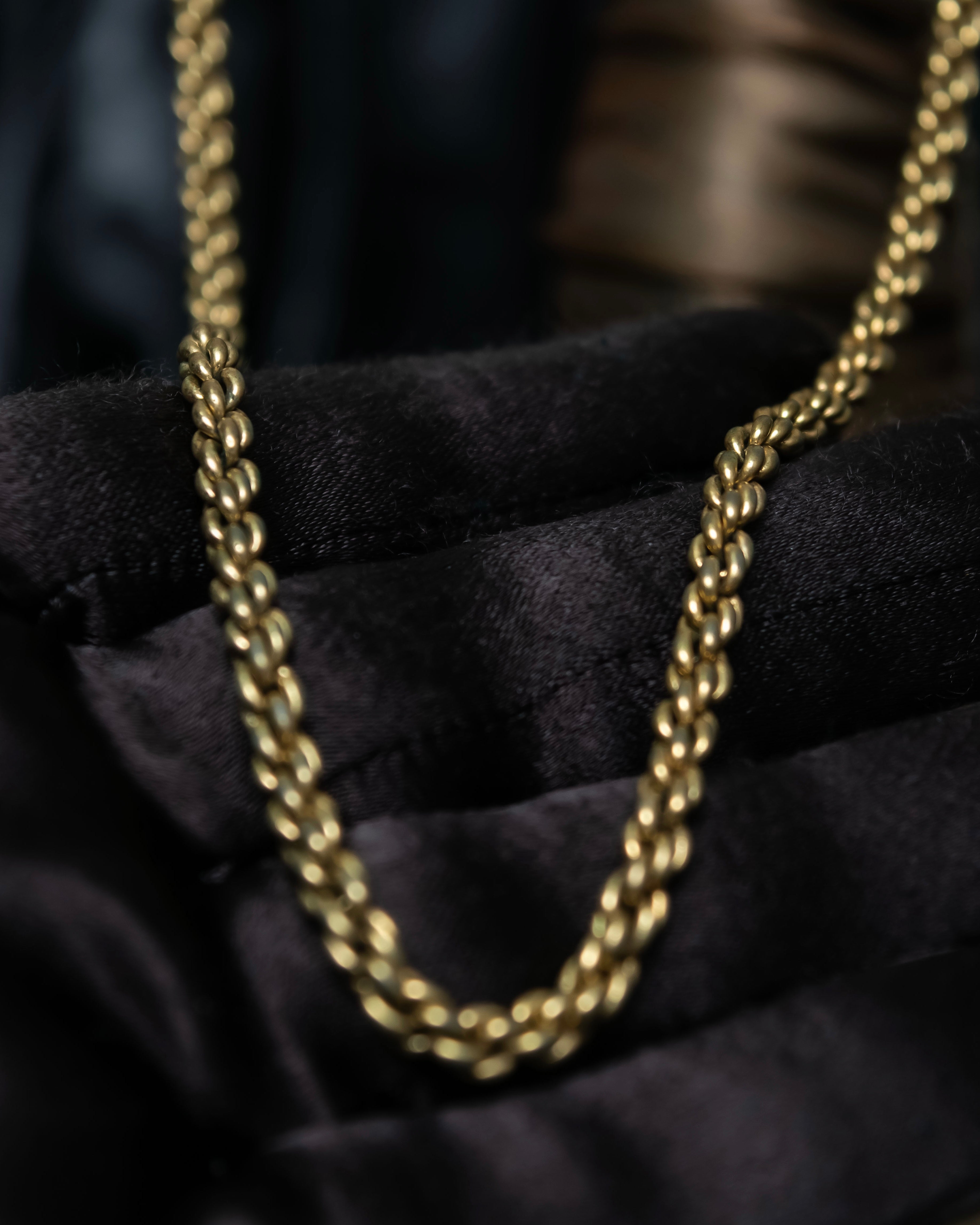 “Christian Dior” beautiful thick gold chain necklace
