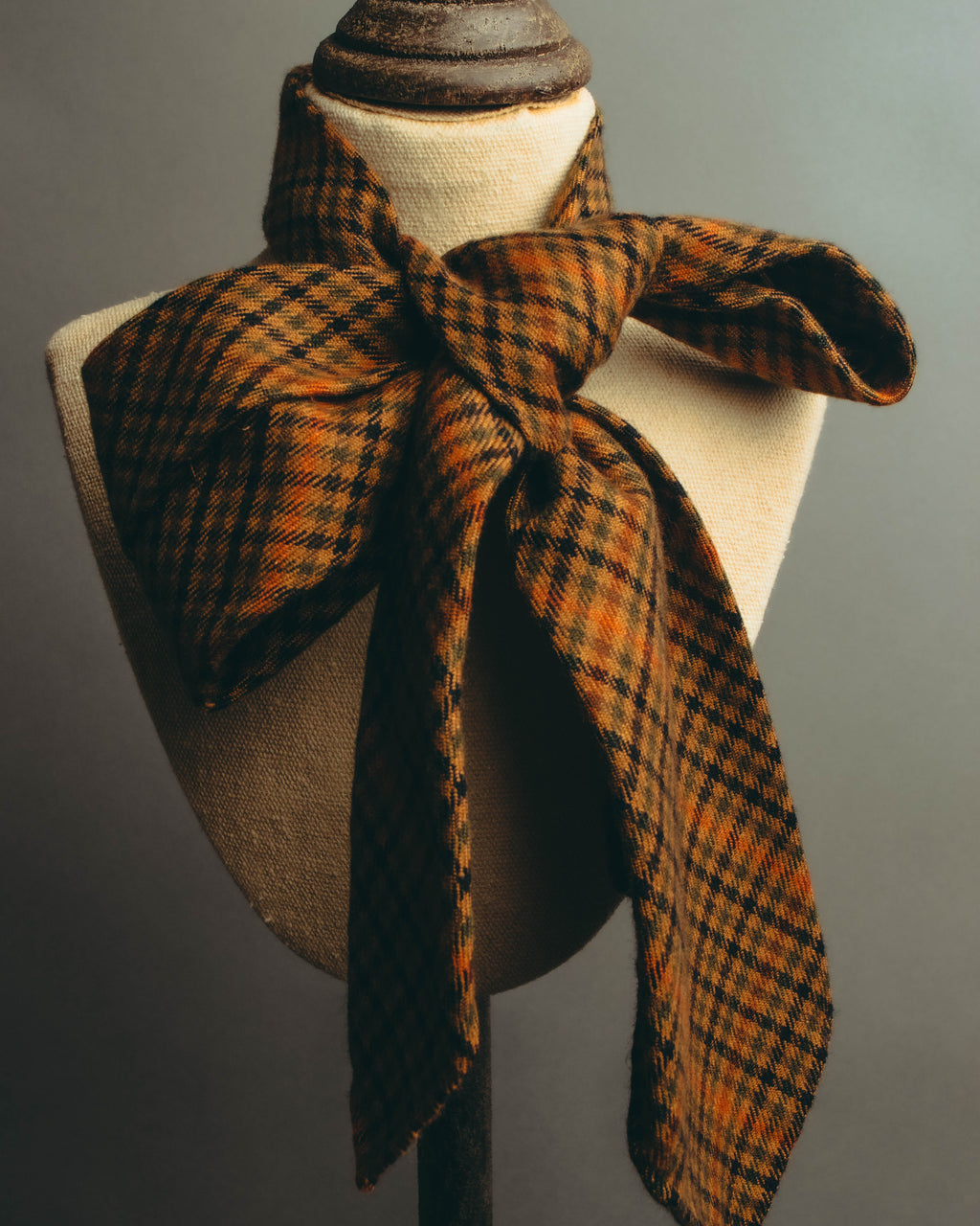 -SPECIAL- “HERMÈS” 70’s-90’s Glen plaid cashmere tie