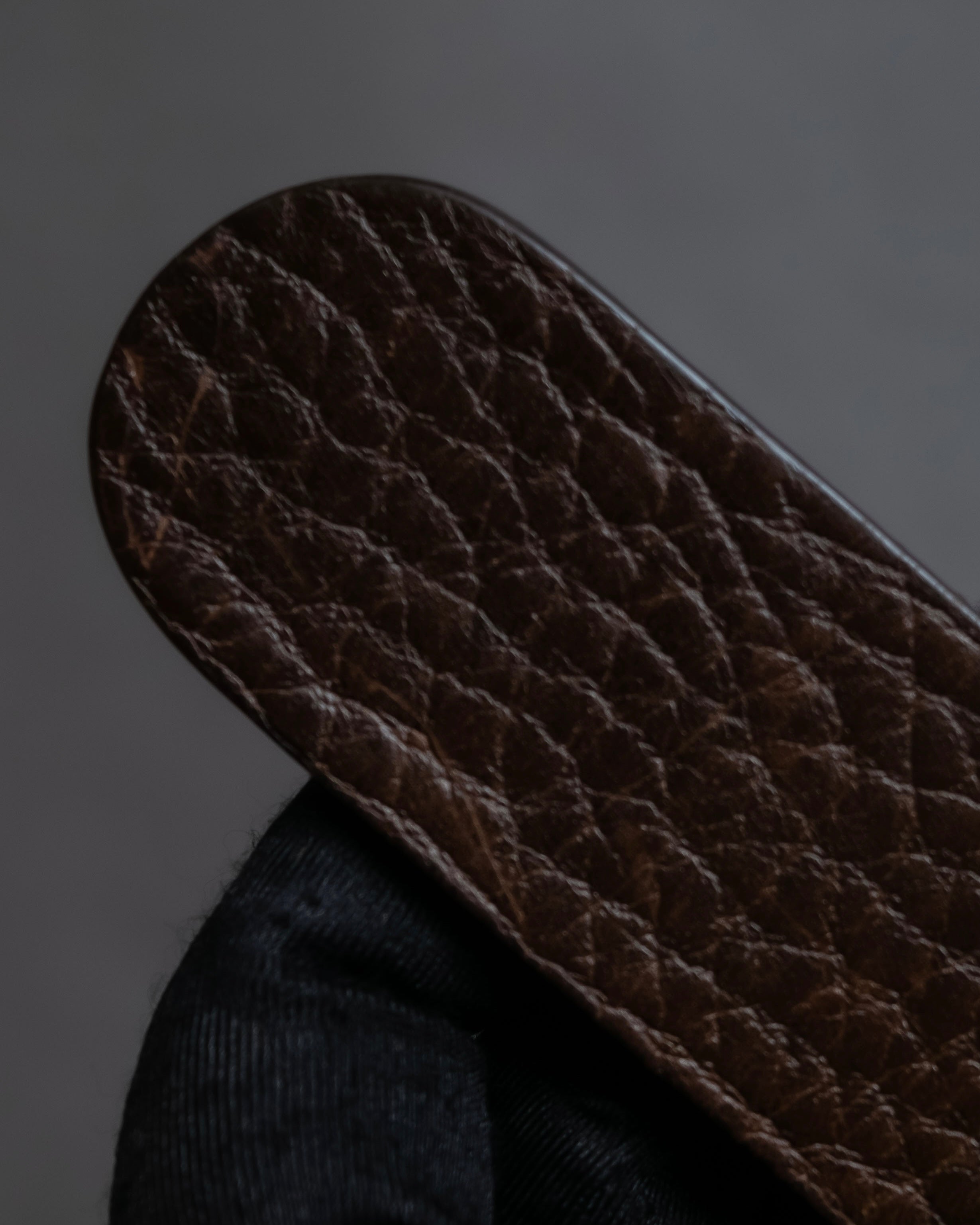 "GUCCI" Large buckle grained leather belt