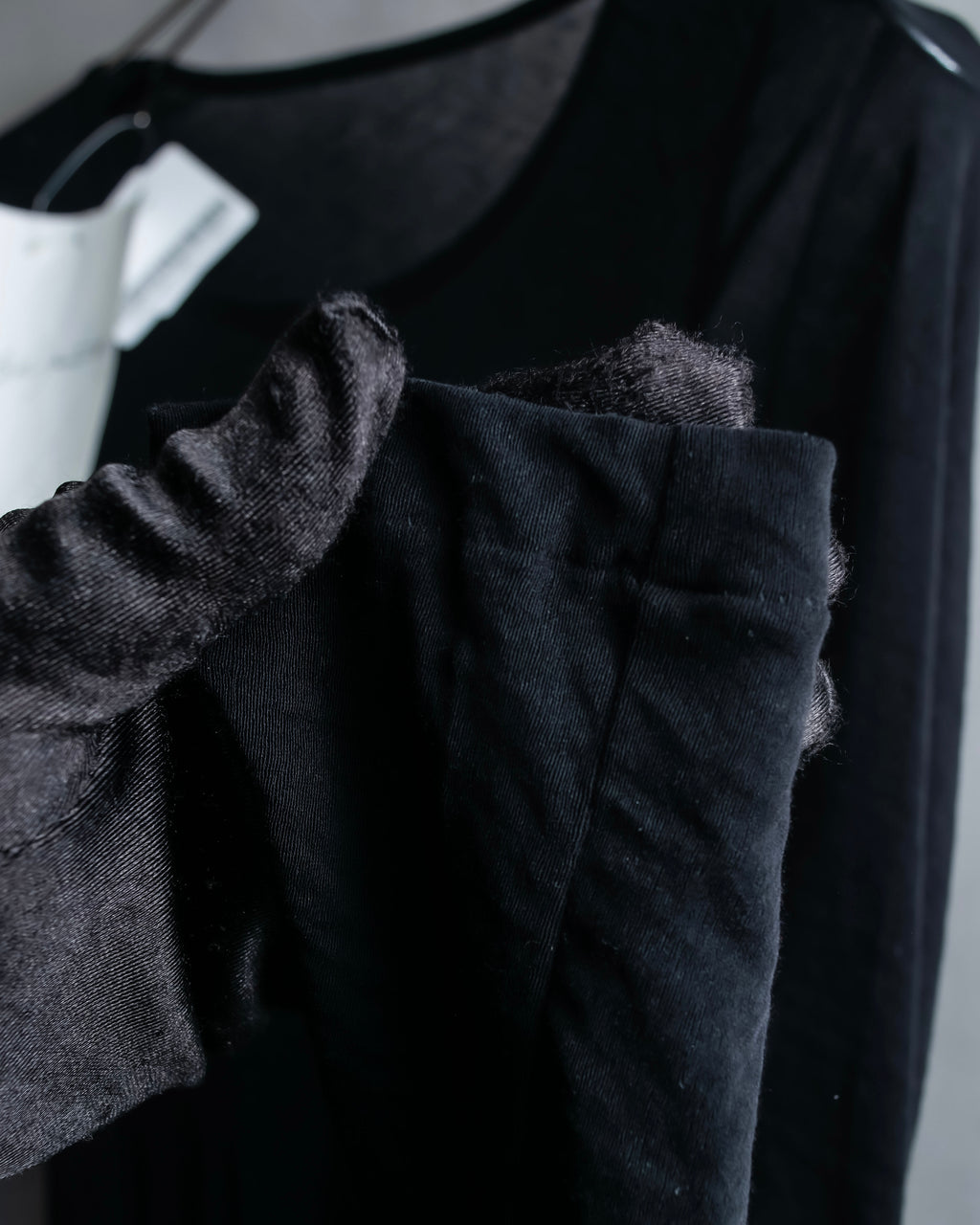 "YOHJI YAMAMOTO FEMME"
Sheer cotton round neck pullover