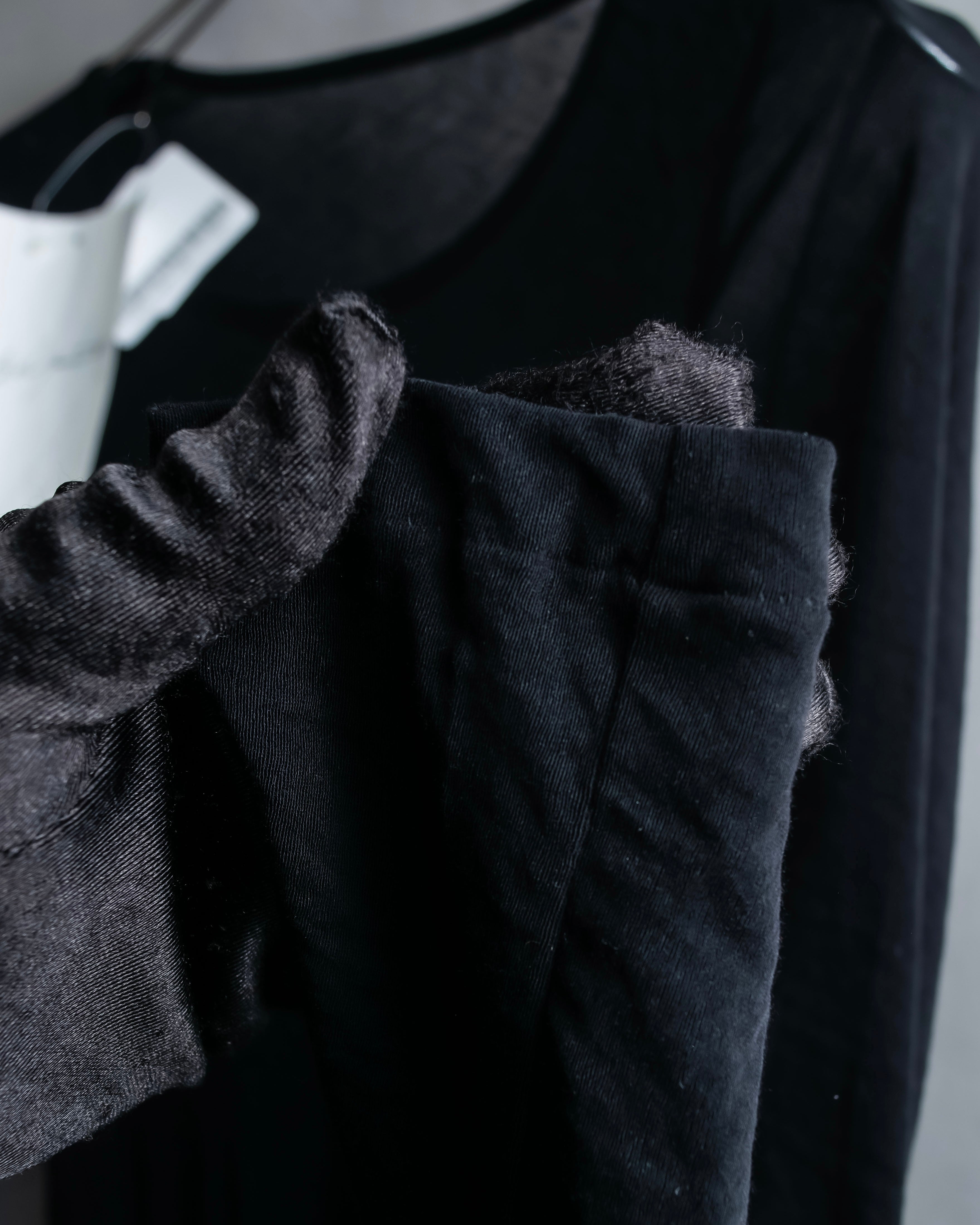 "YOHJI YAMAMOTO FEMME"
Sheer cotton round neck pullover