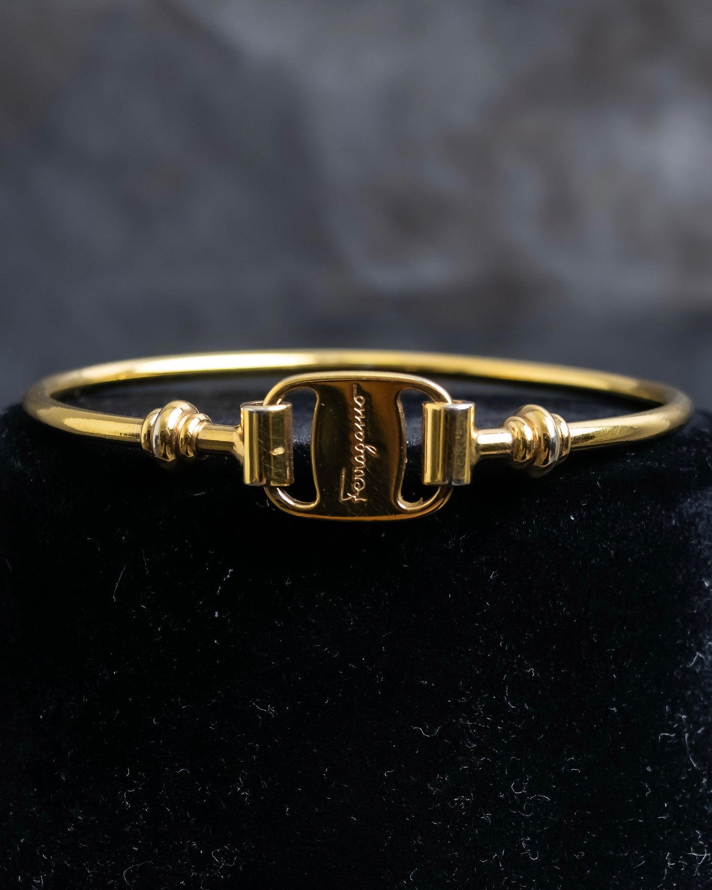 "Salvatore Ferragamo" Vara motif gold bangle