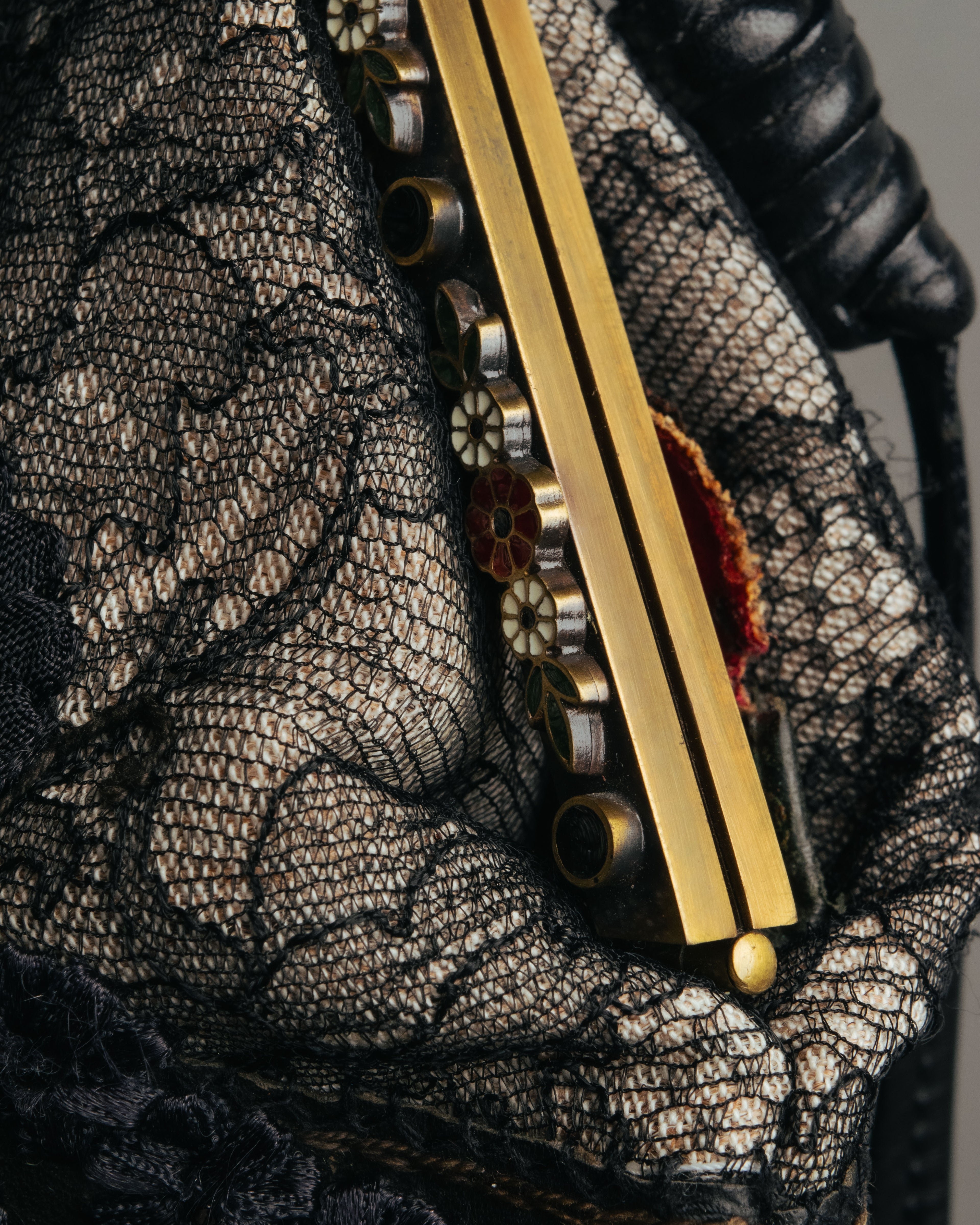 -SPECIAL- “VALENTINO GARAVANI” 2014-2016 lace embellished fringe frame bag