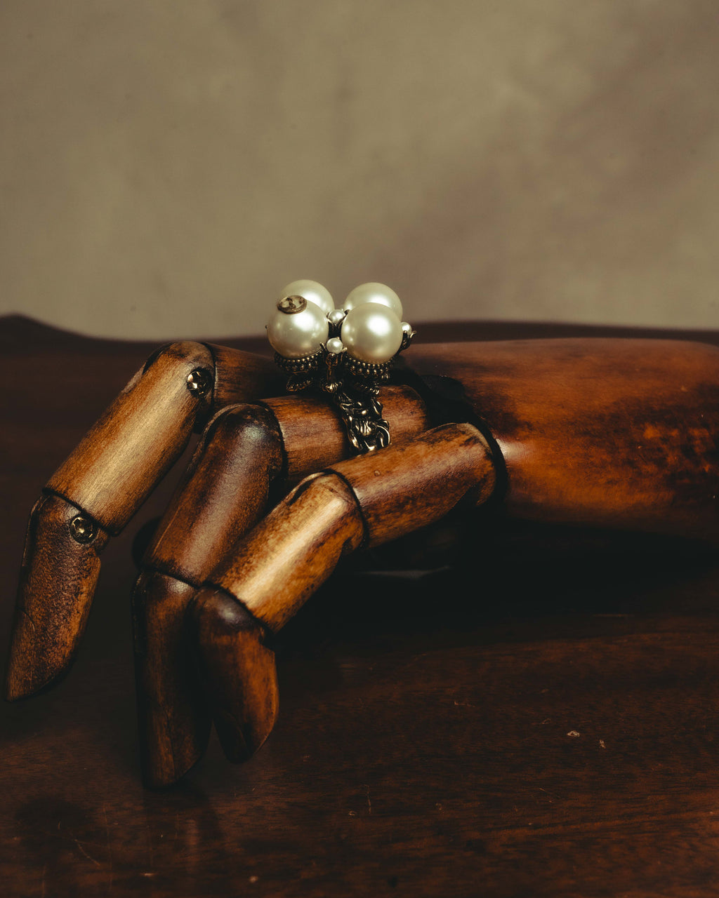 -SPECIAL- "GUCCI" 2015-2022 Pearl cluster sculptural statement ring