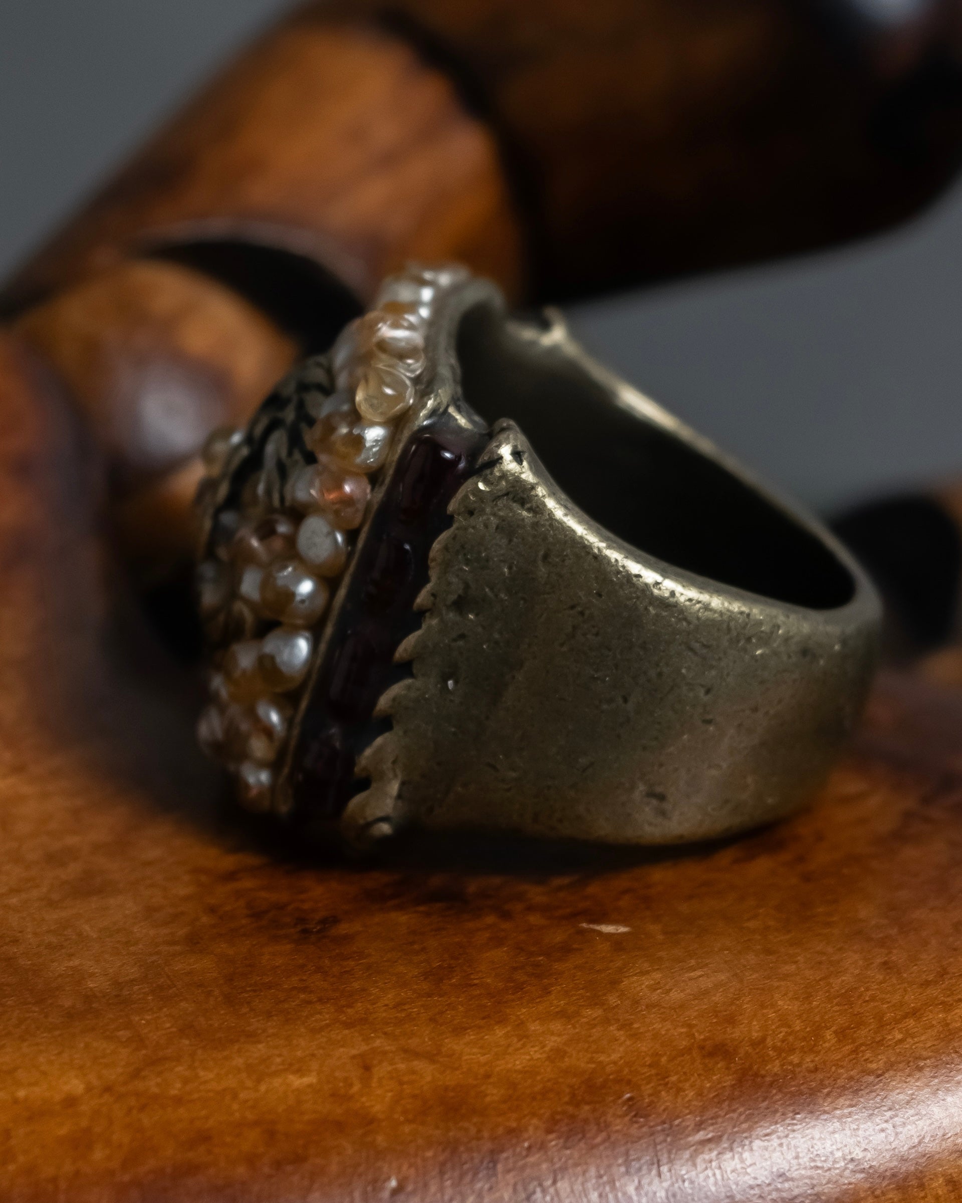 "CHANEL" 00 AW Glass pearl Coco mark motif gold ring