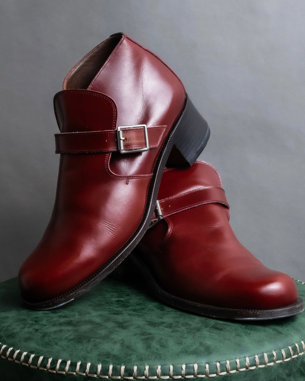 "tricot COMME des GARCONS"
 Belted heel leather pumps