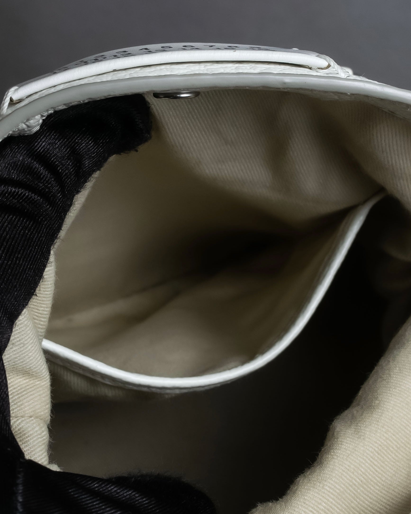 "MAISON MARGIELA" 5AC small white color 2way leather bag