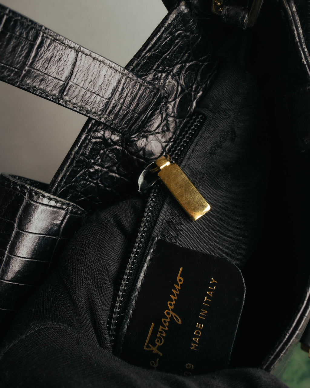 "Salvatore Ferragamo" 90's-00's Croc embossed leather shoulder bag