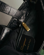 "Salvatore Ferragamo" 90's-00's Croc embossed leather shoulder bag