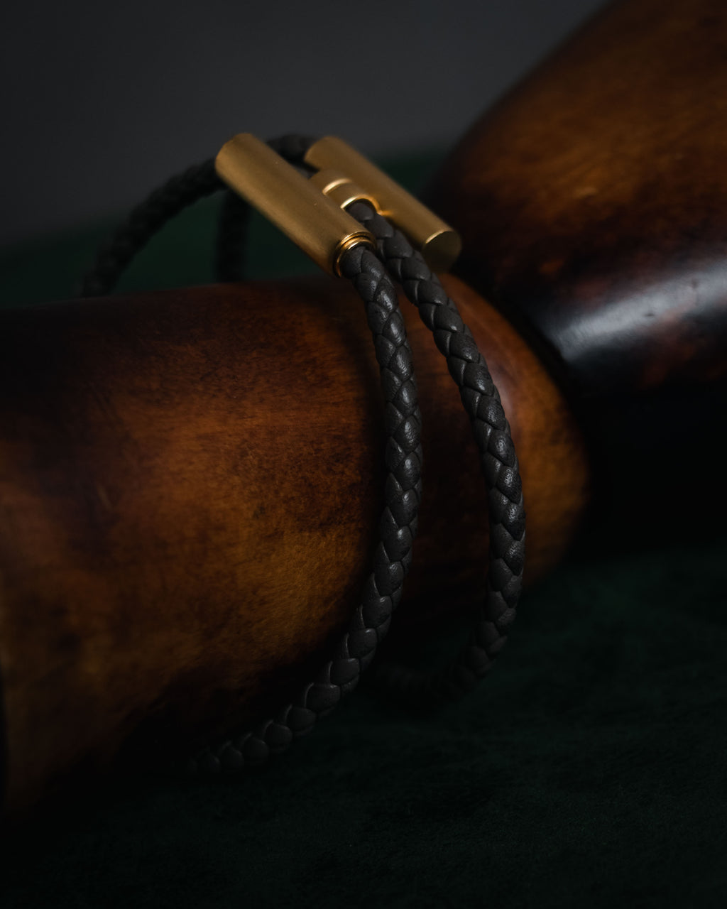 "HERMES" 10’s-20’s Tresse leather H clasp bracelet