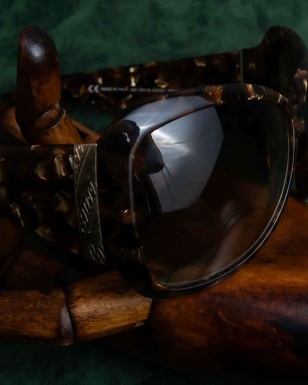 "GUCCI" Tortoiseshell butterfly frame sunglasses