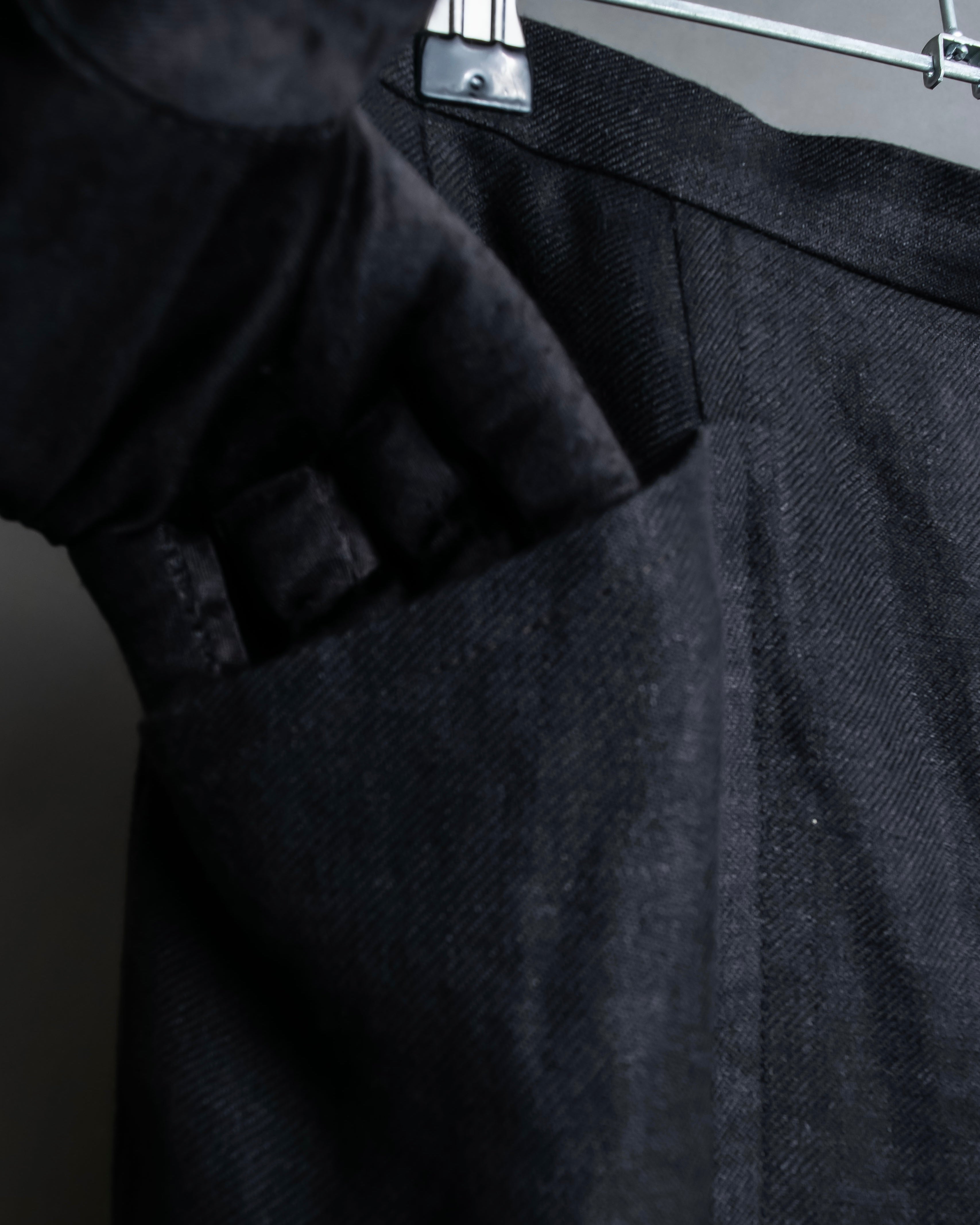 "CHANEL" Back button design flared maxi skirt