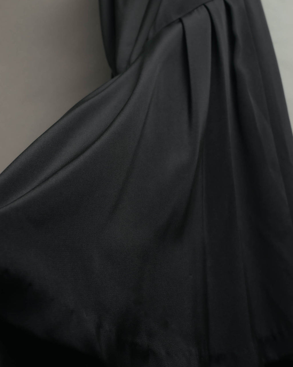 -SPECIAL- “Christian Dior” 80’s silk pleated long skirt