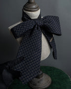 "ARMANI COLLEZIONI" Repeated triangle motif silk neck tie