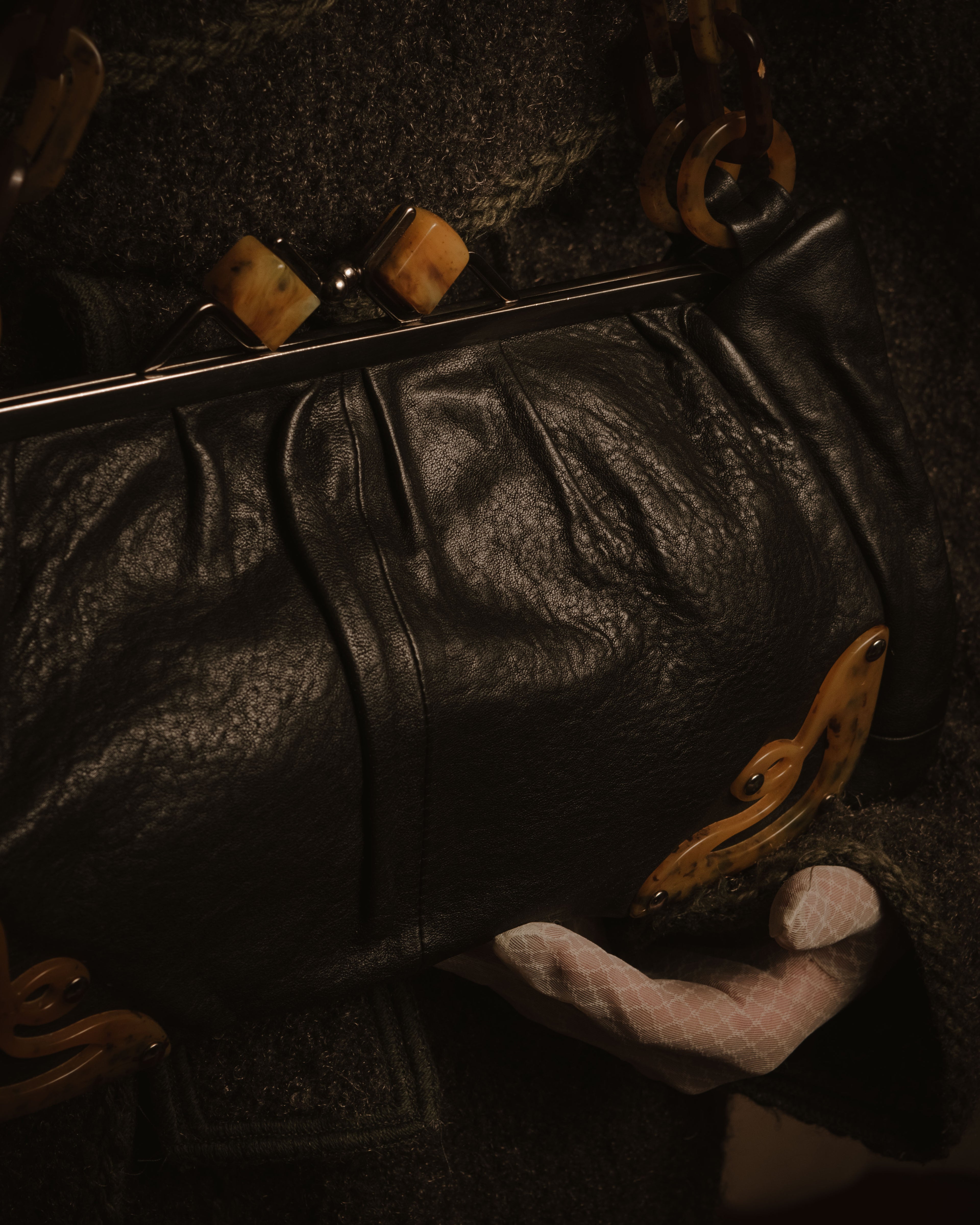 –SPECIAL– "MIU MIU"
Early 2000s bakelite effect chain frame bag