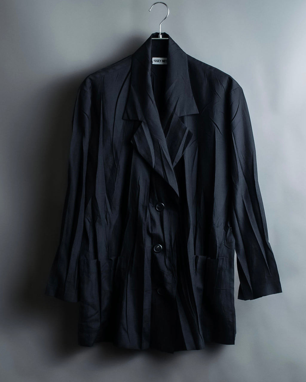 “ISSEY MIYAKE” wrinkle processing oversize tailored jacket