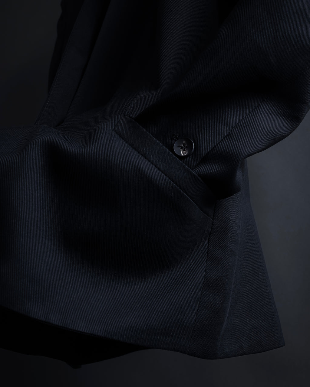 "HELMUT LANG" Leather lapel design, glossy jacket