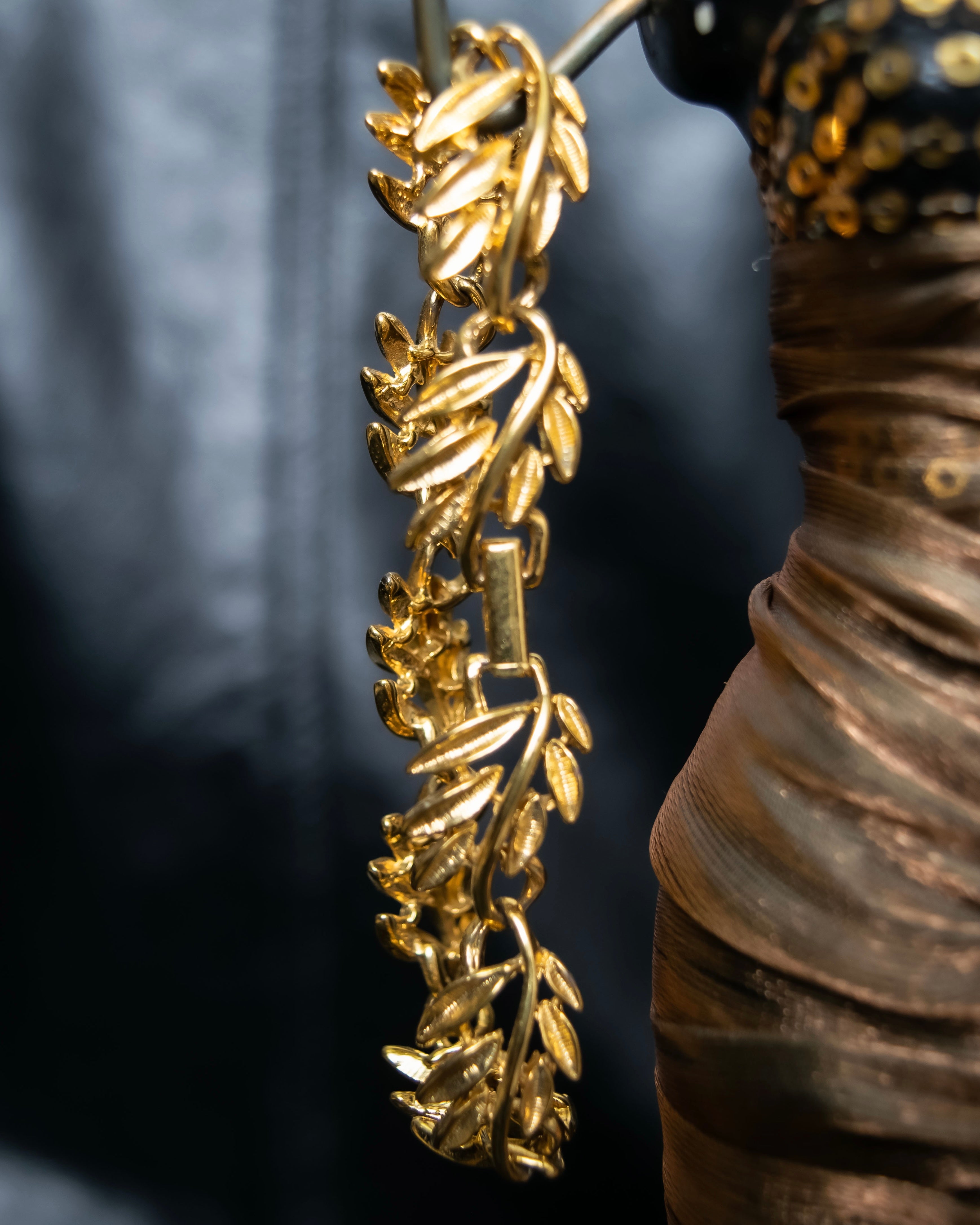 Vintage Leaf-shaped gold bracelet